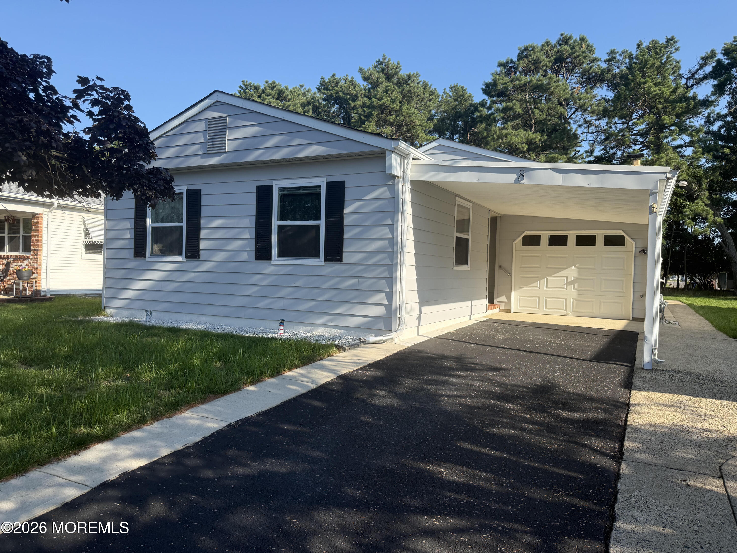 8 Gorginio Drive — photo