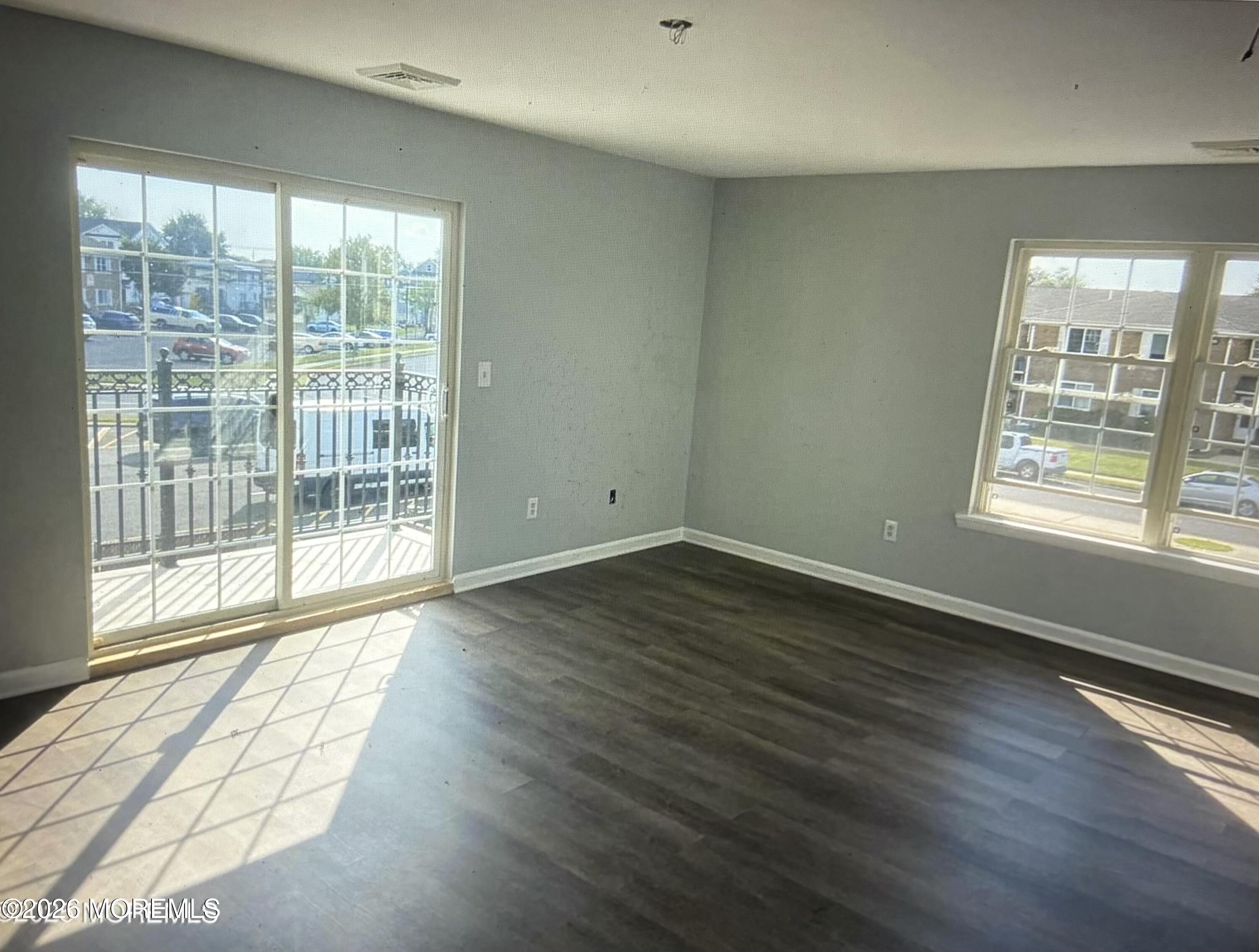 60-62 Carr Avenue 4 — photo