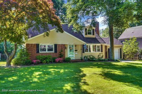 200 Highwood Road — photo