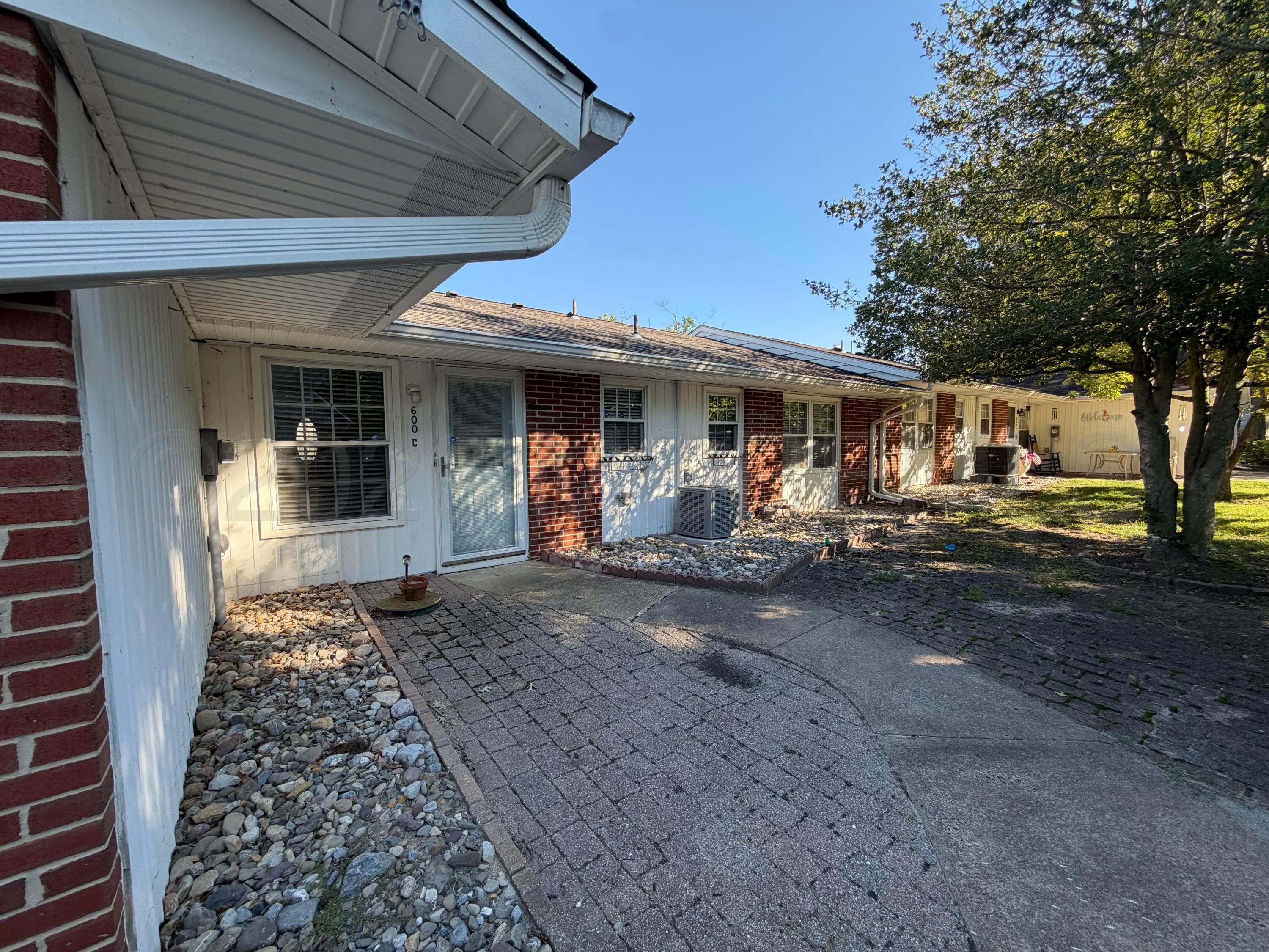 600C Lake Point Drive — photo