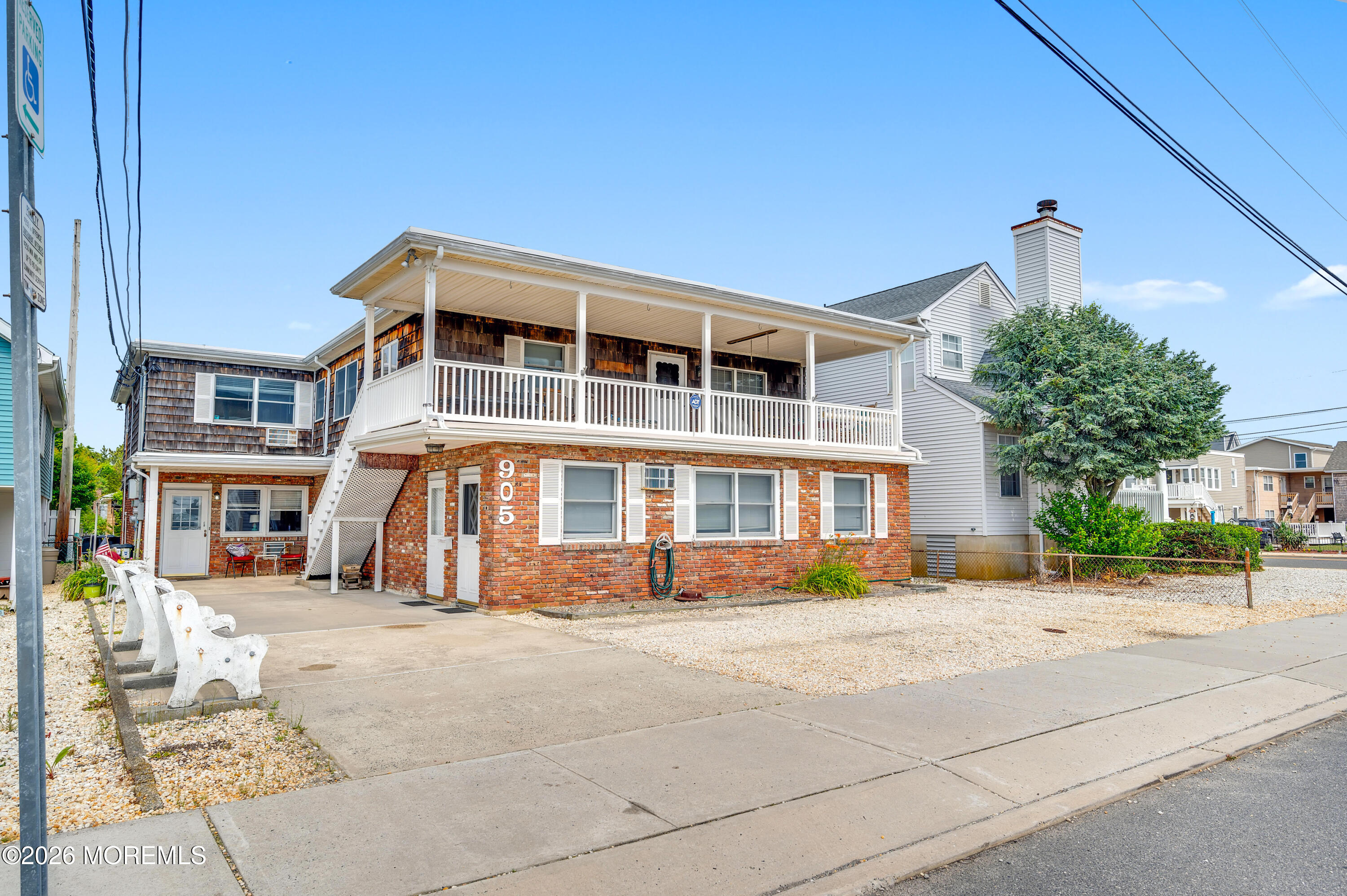 905 SW Central Avenue D — photo