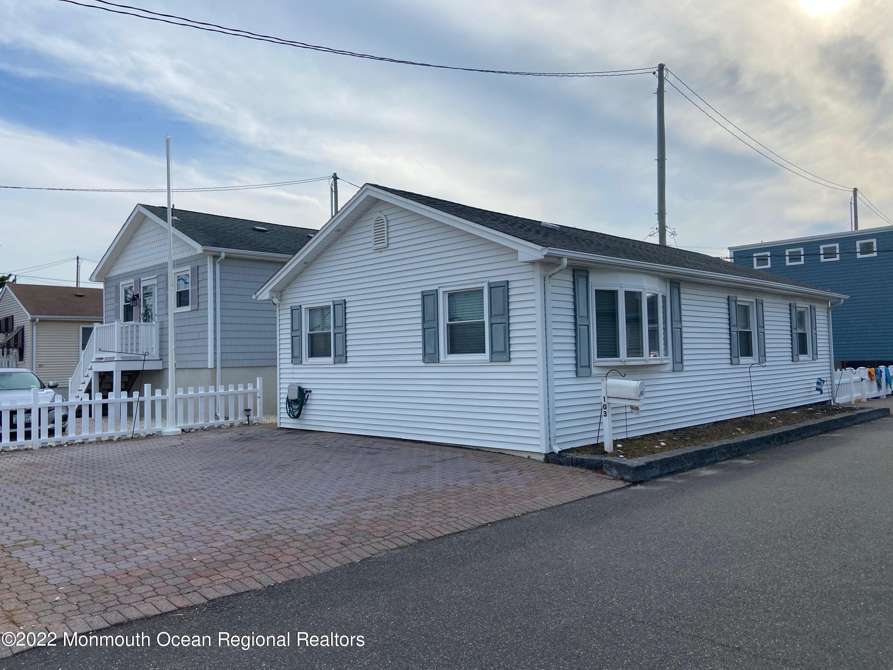 103 W Dune Way — photo