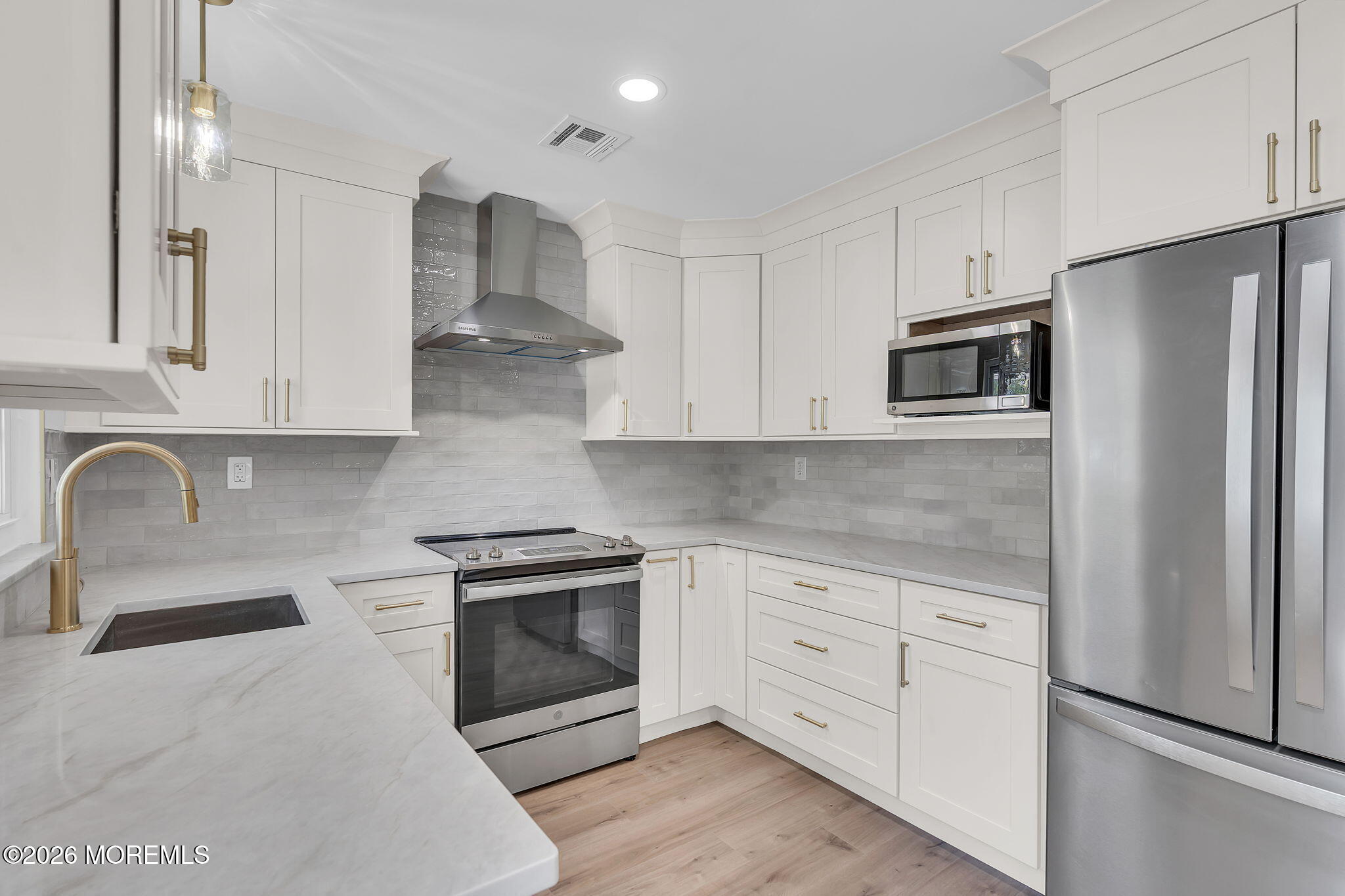 1227B Argyll Circle — photo