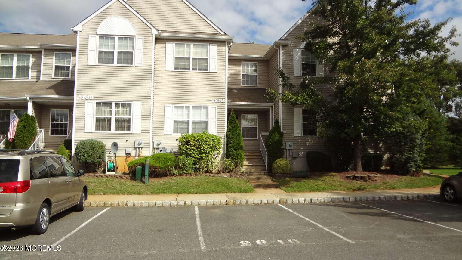 2810 Ice House Court — photo