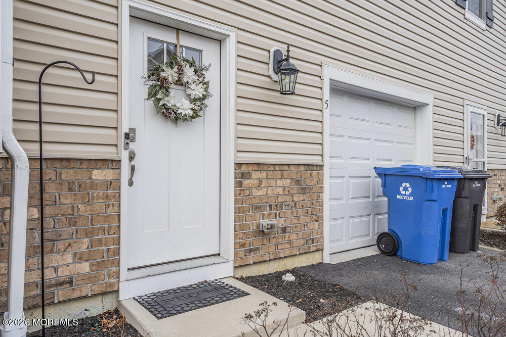 5 Farrah Drive — photo