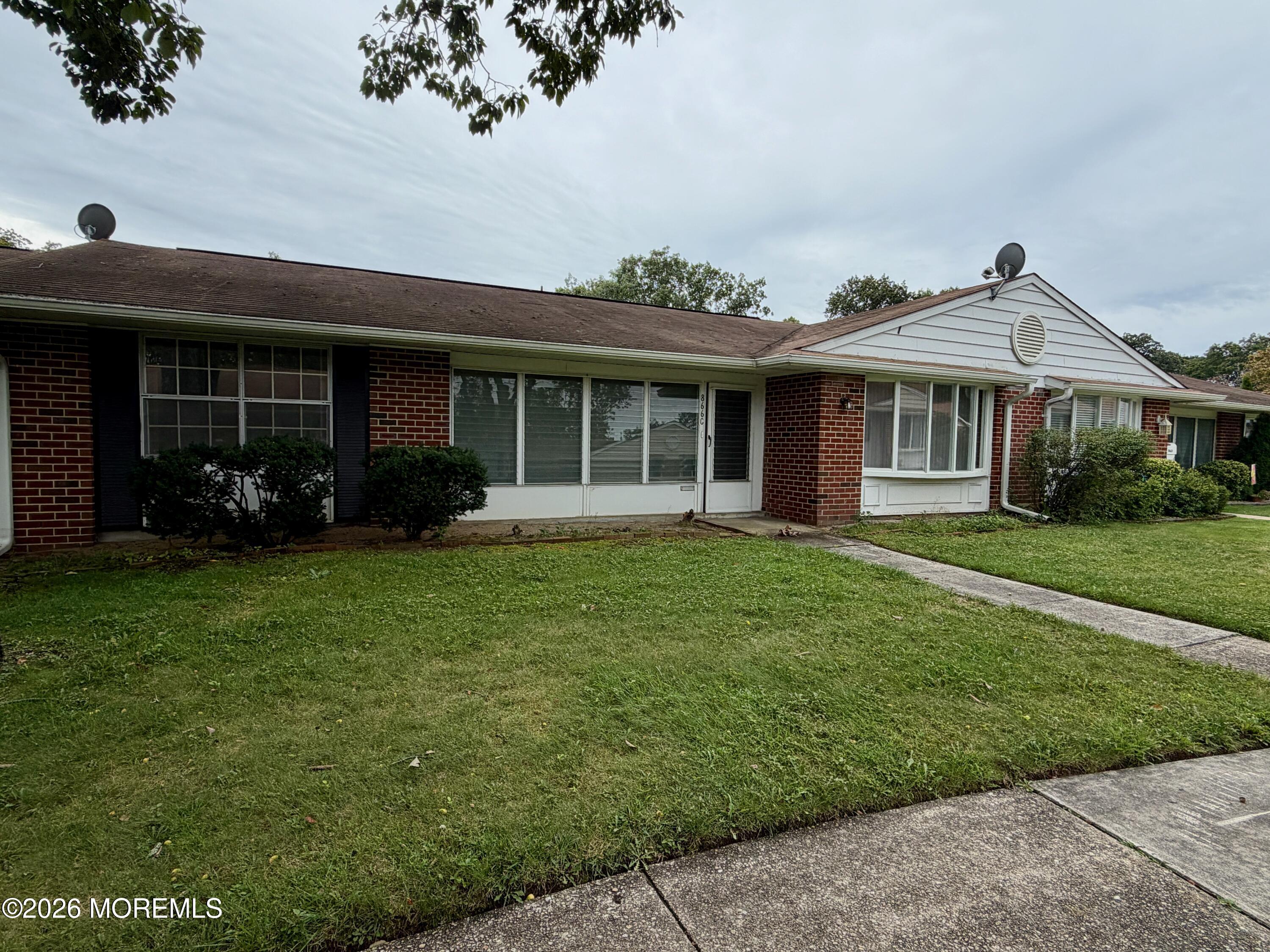 866C Inverness Court — photo