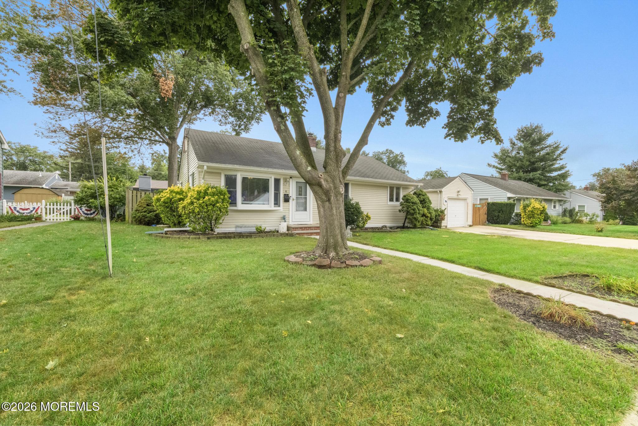 8 Meadowbrook Avenue — photo
