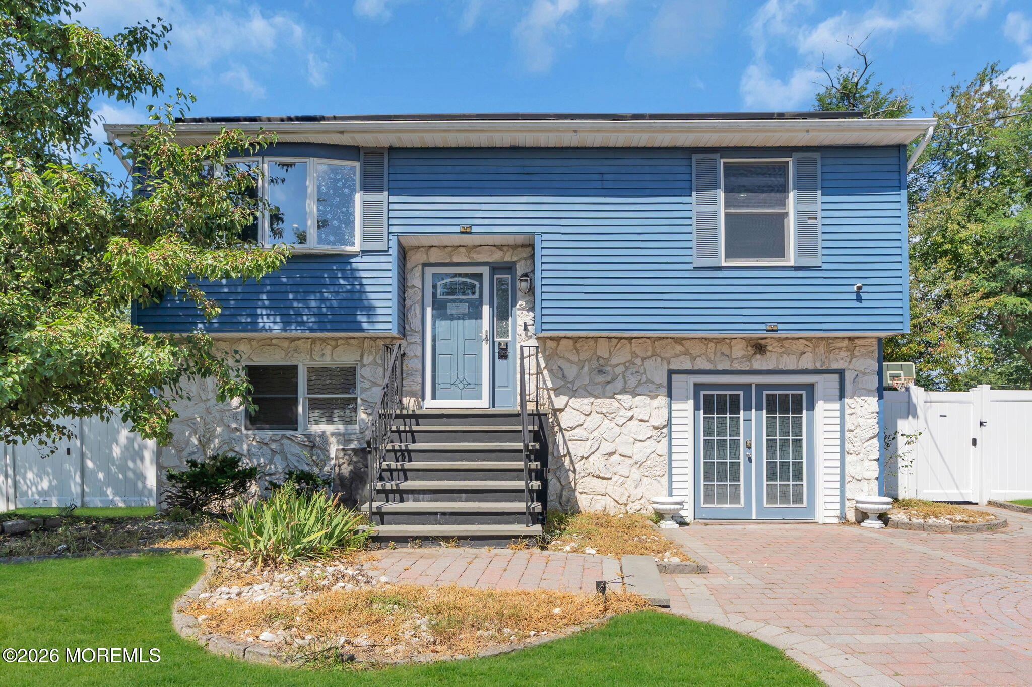 301 Deal Avenue — photo