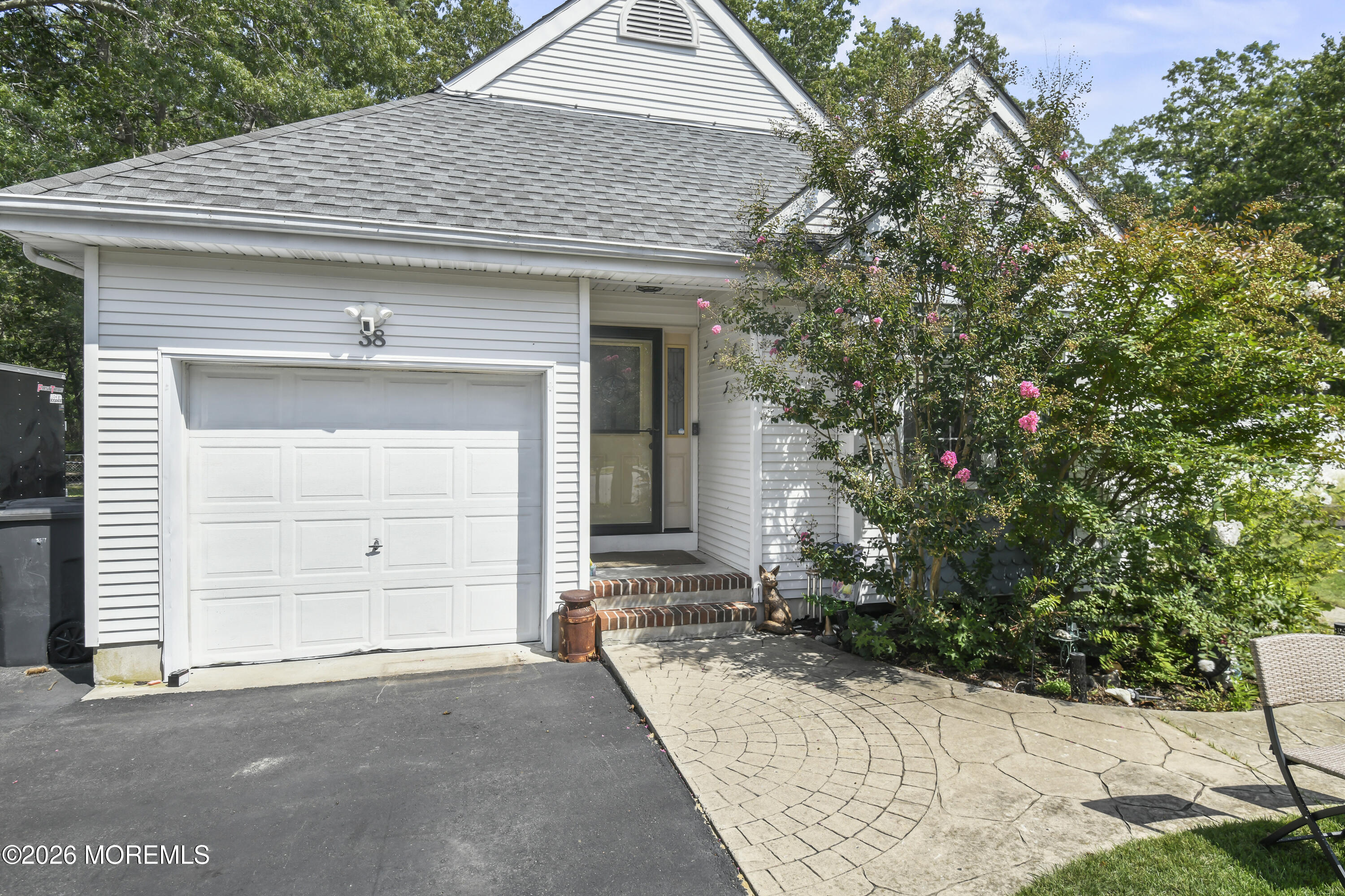 38 Edna Court — photo