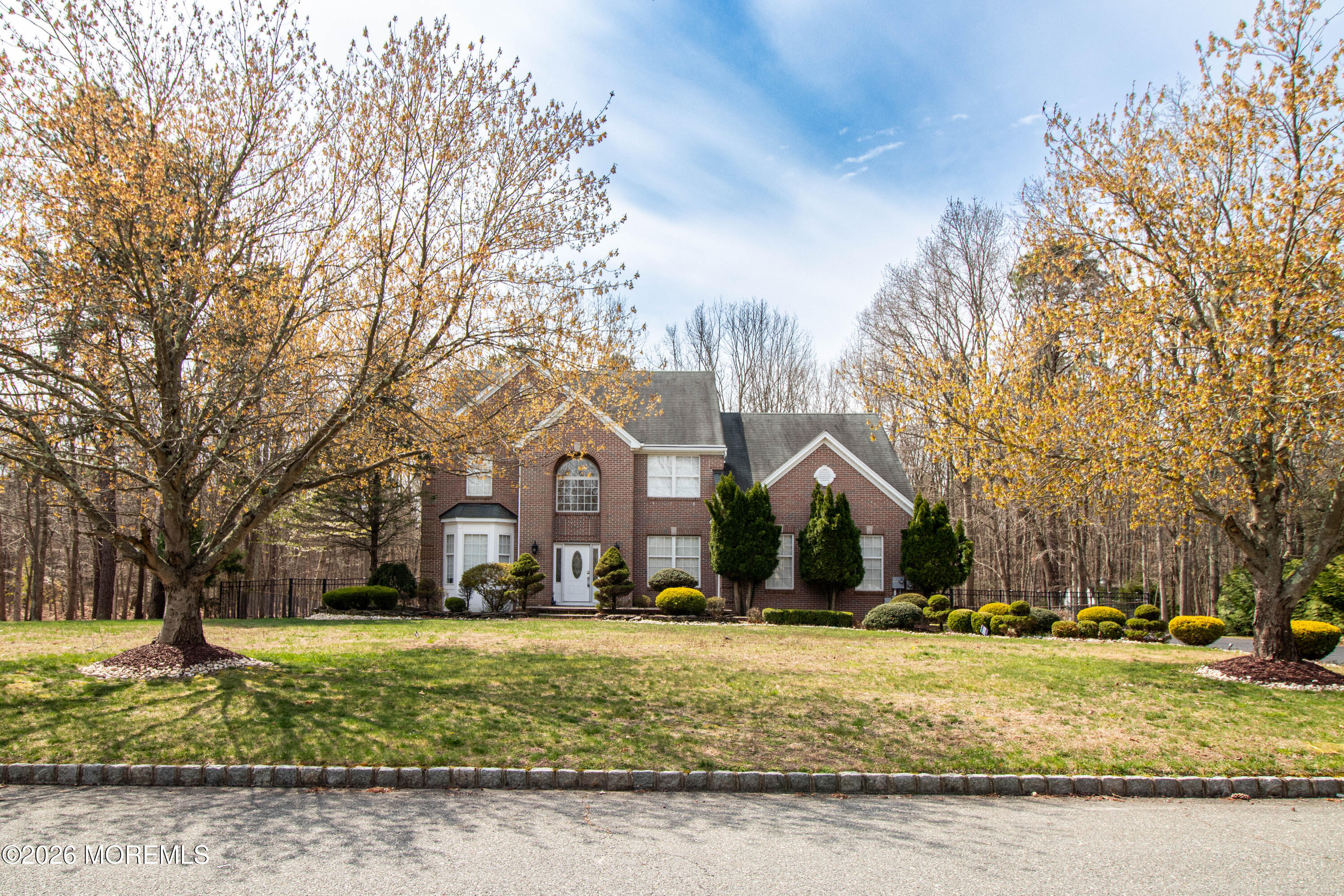 845 Woodbury Drive — photo