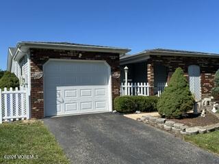8 Lamb Road — photo