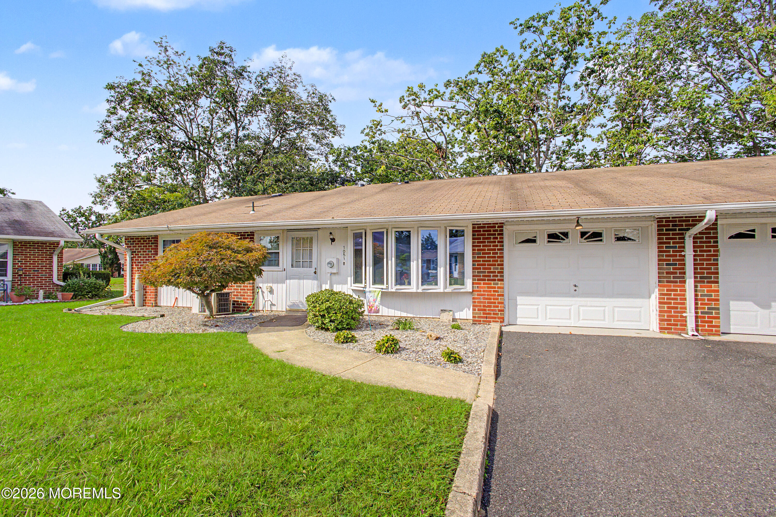 1051B Argyll Circle — photo