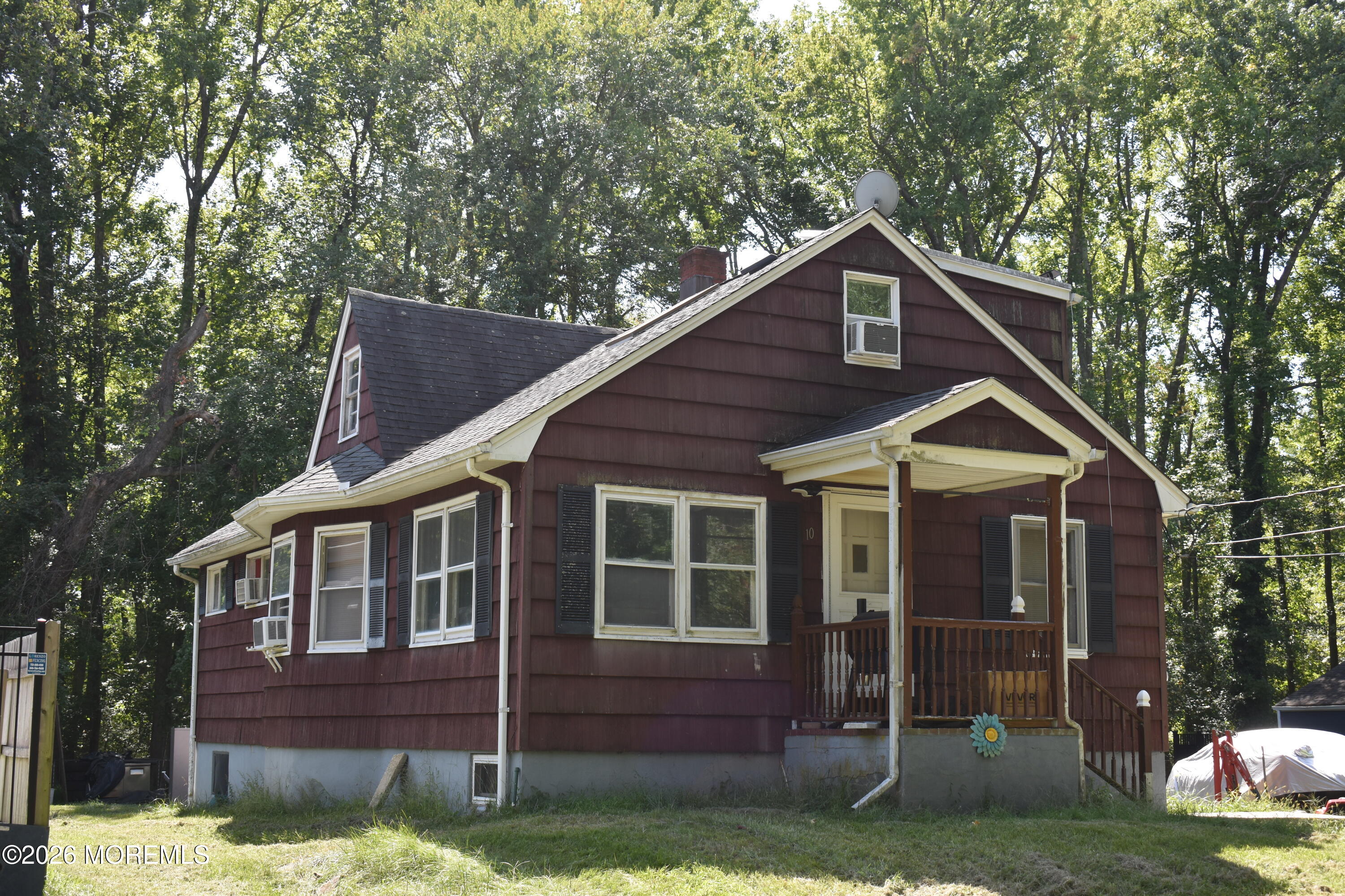 10 Youmans Avenue — photo