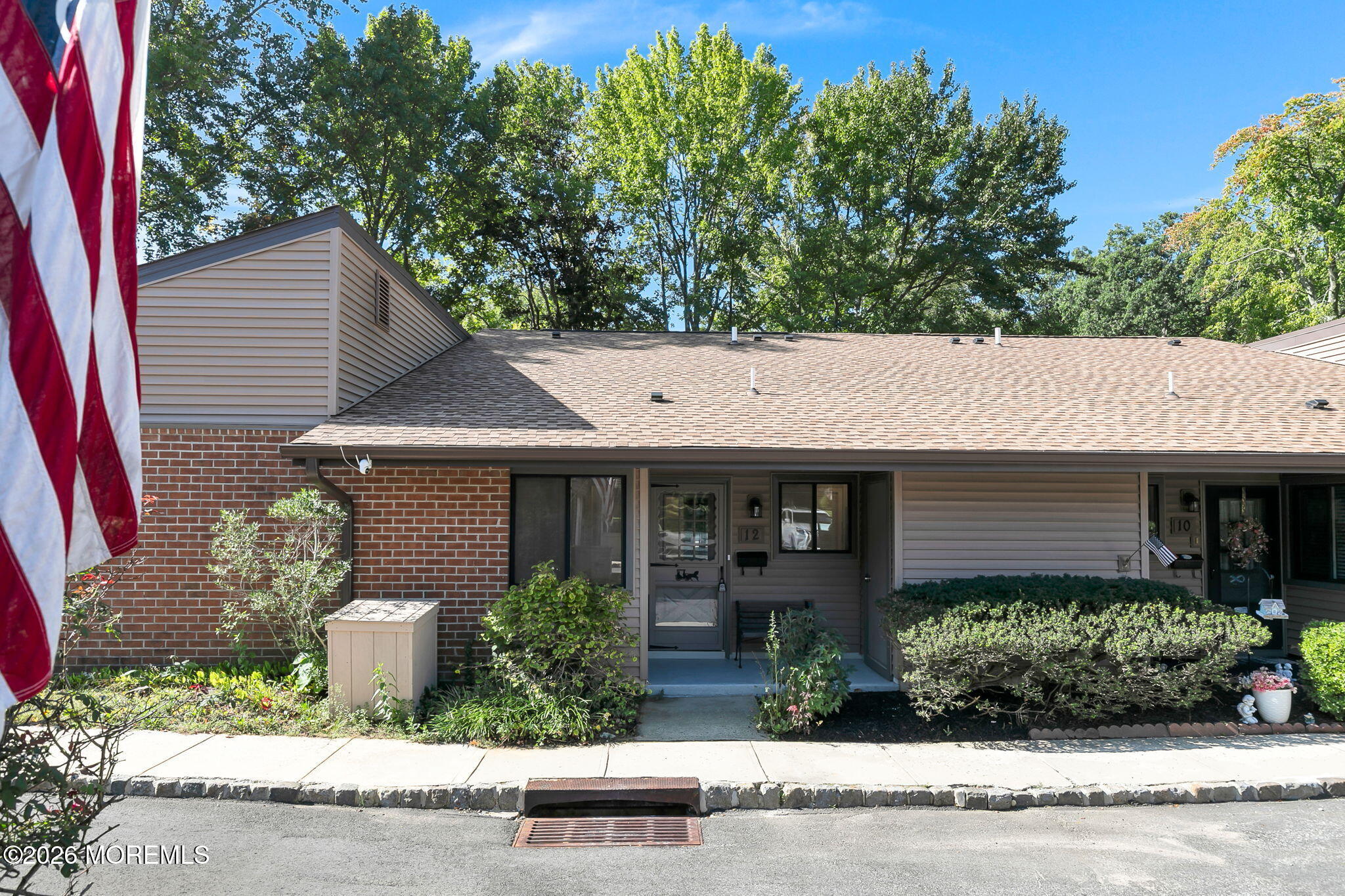 12 Farmingdale Court — photo