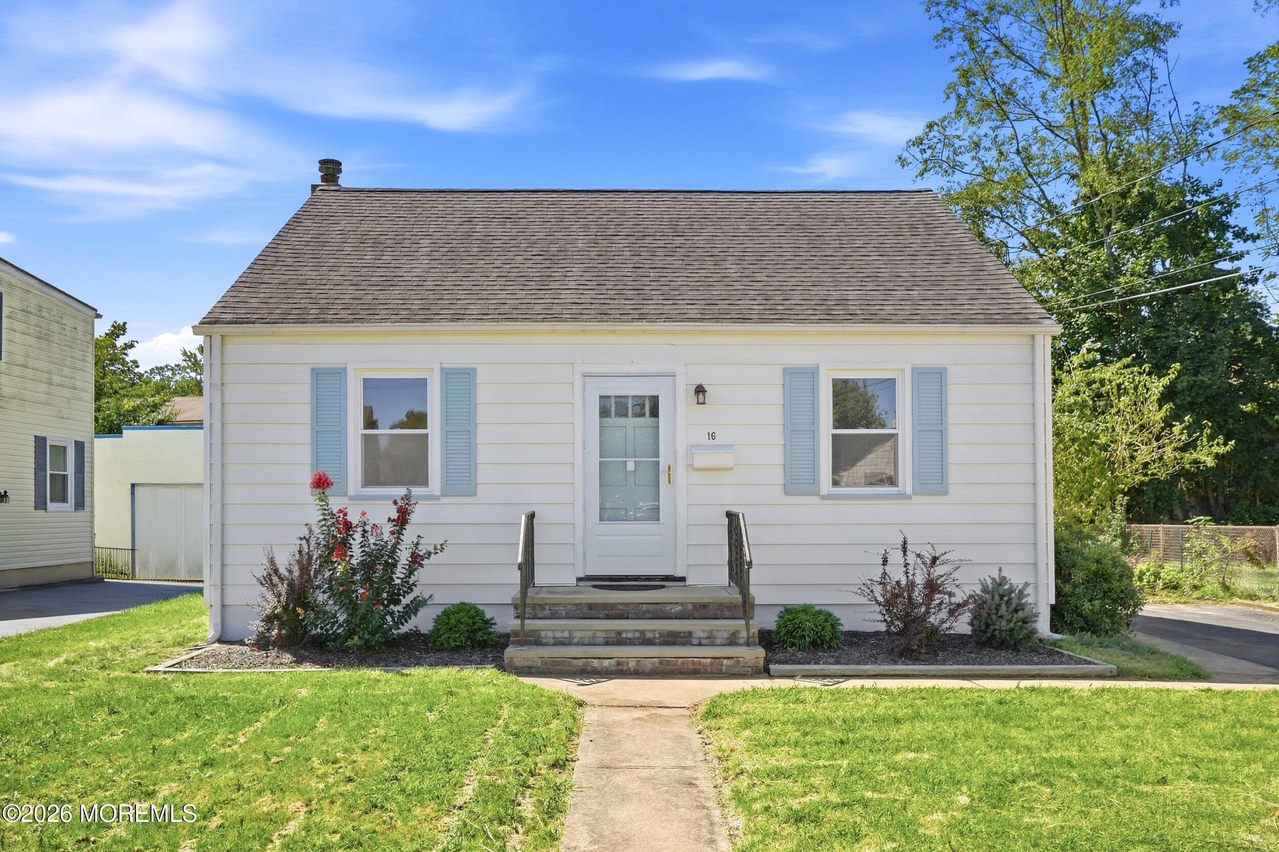 16 Eisenhower Avenue — photo