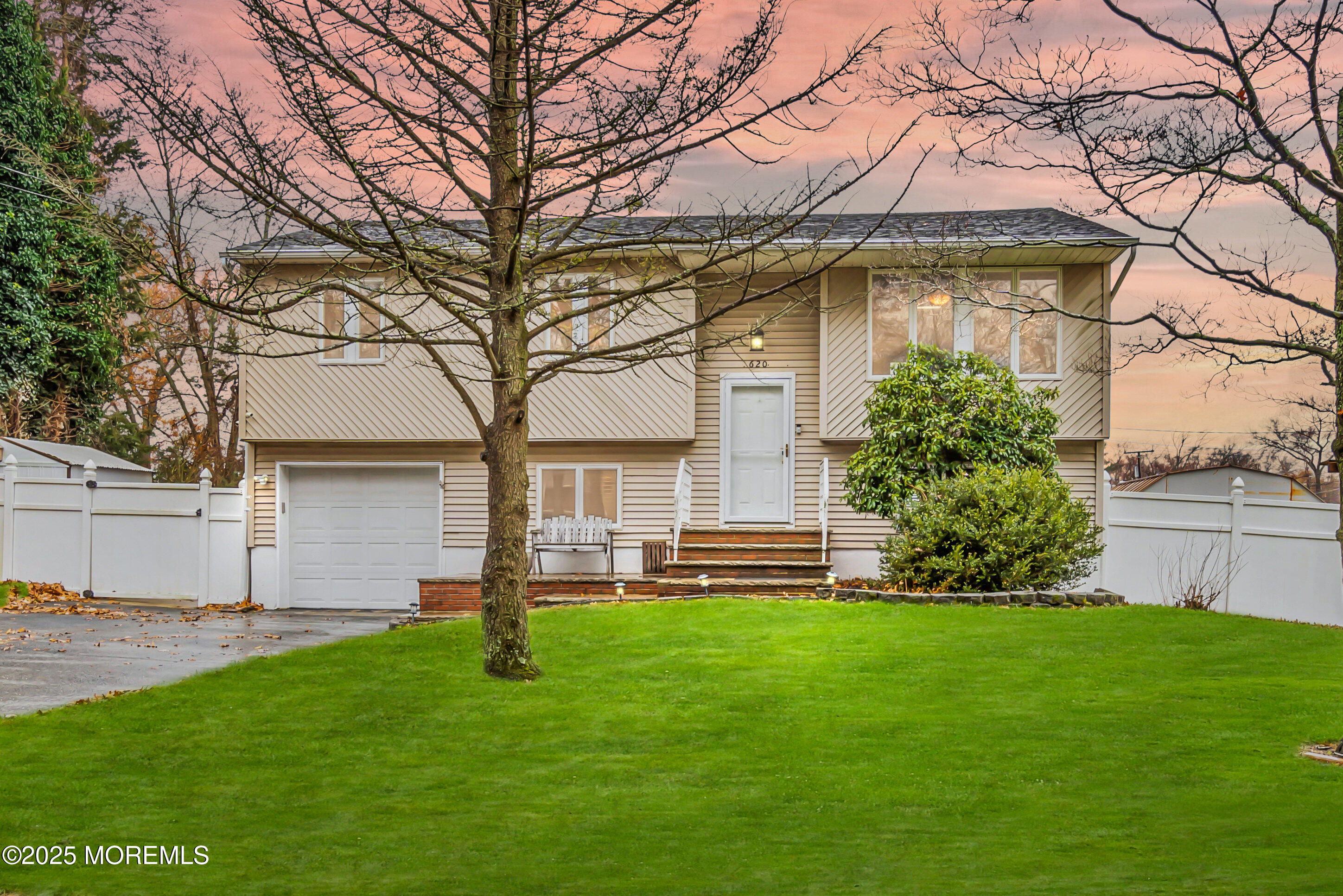 620 Hillside Drive — photo