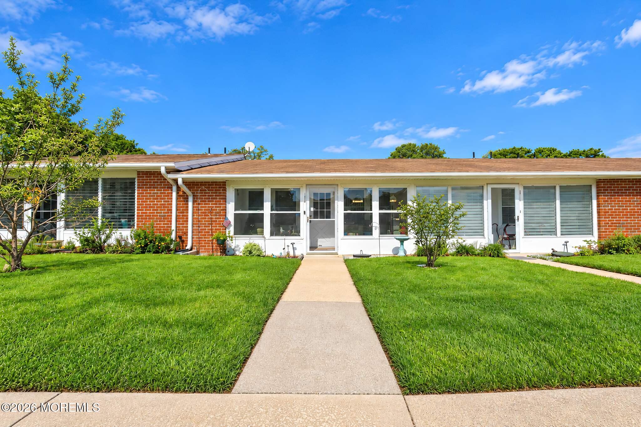 1017D Aberdeen Drive — photo