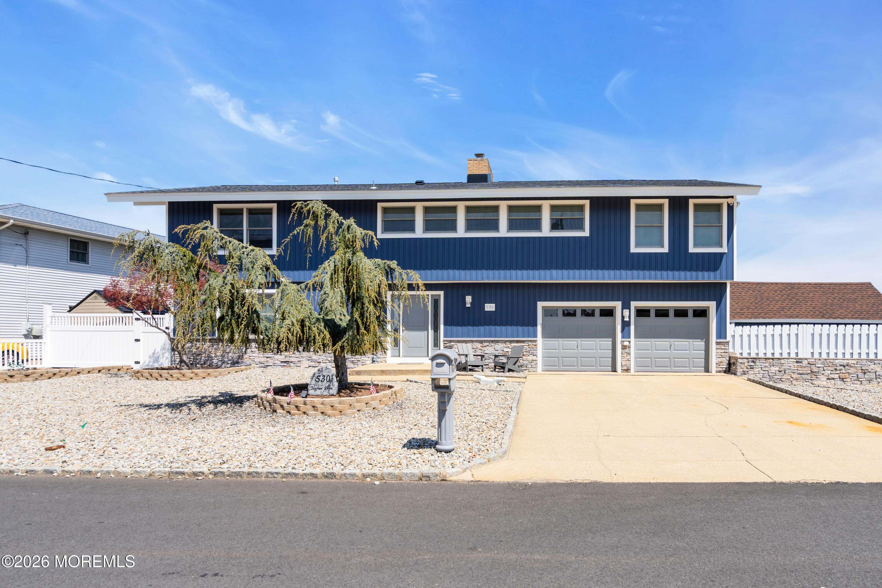 530 Bayview Drive — photo