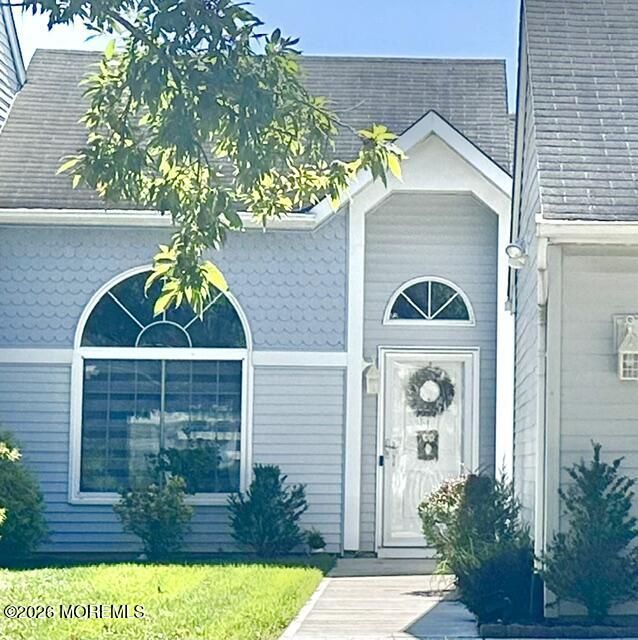 589 Madison Drive B — photo