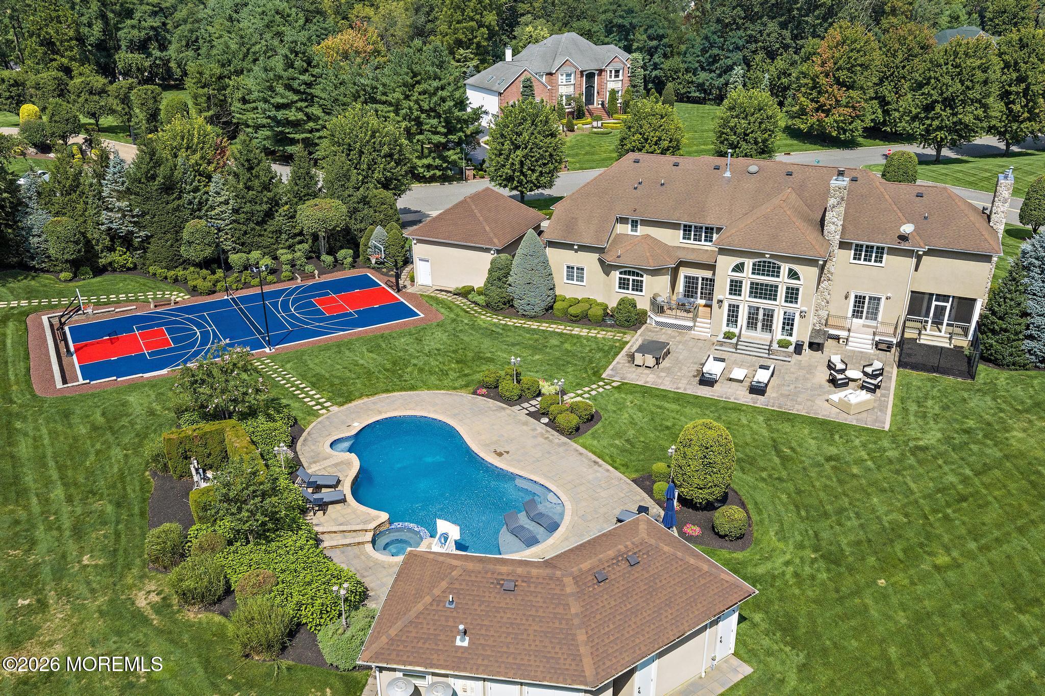 2 Topaz Court — photo