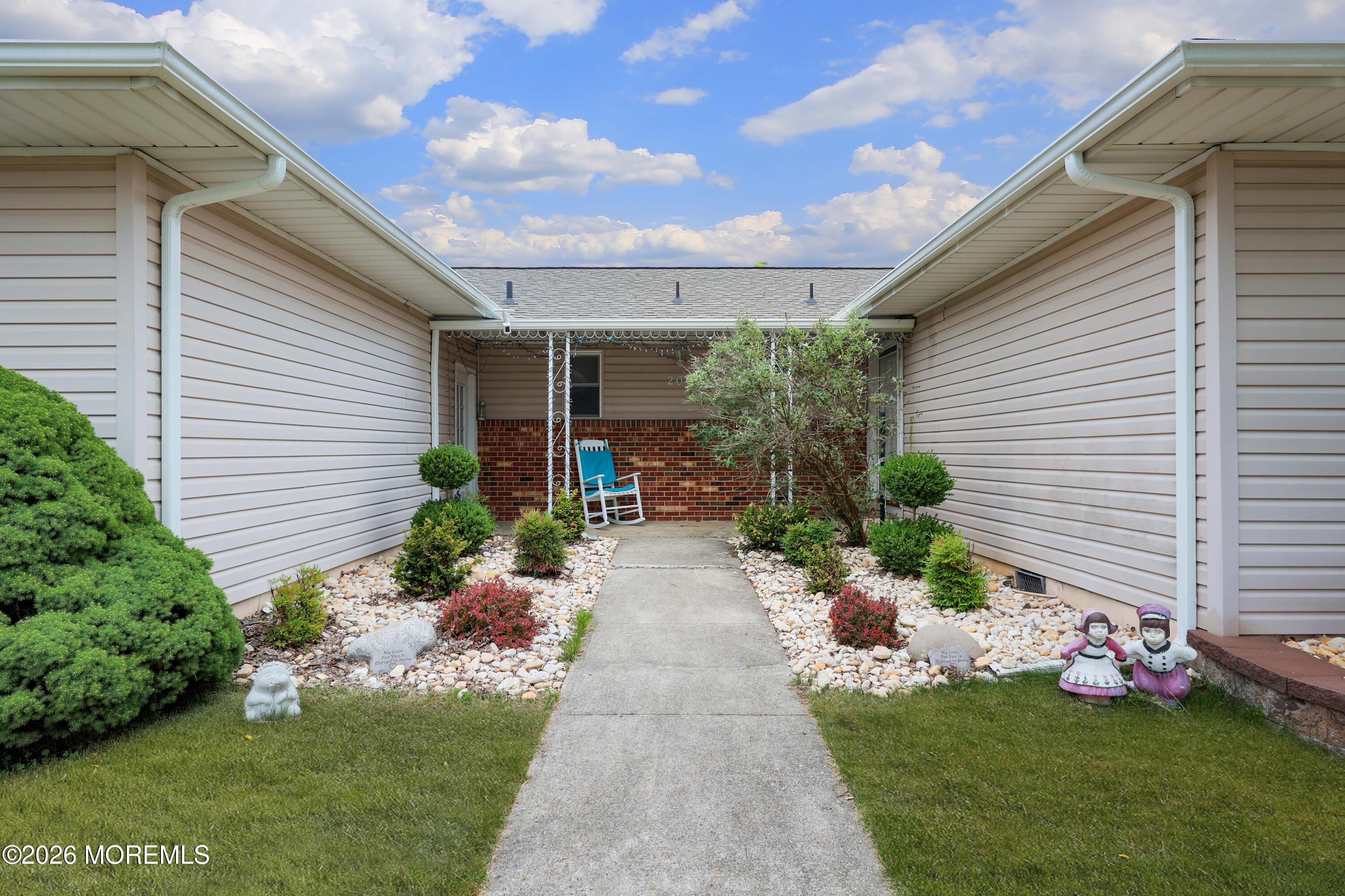 201 Bonaire Drive — photo