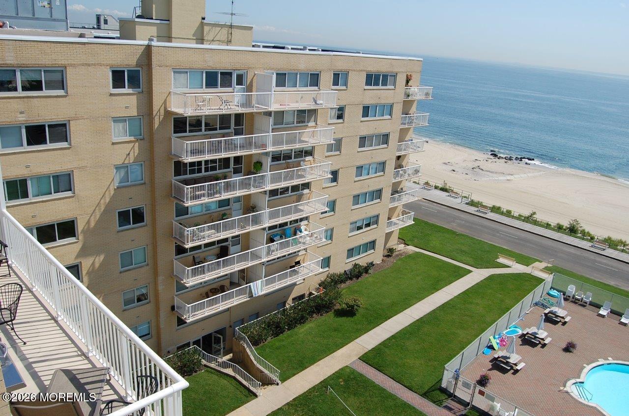 385 Ocean Boulevard 2B — photo