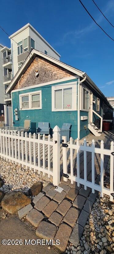 304 Bay Boulevard — photo