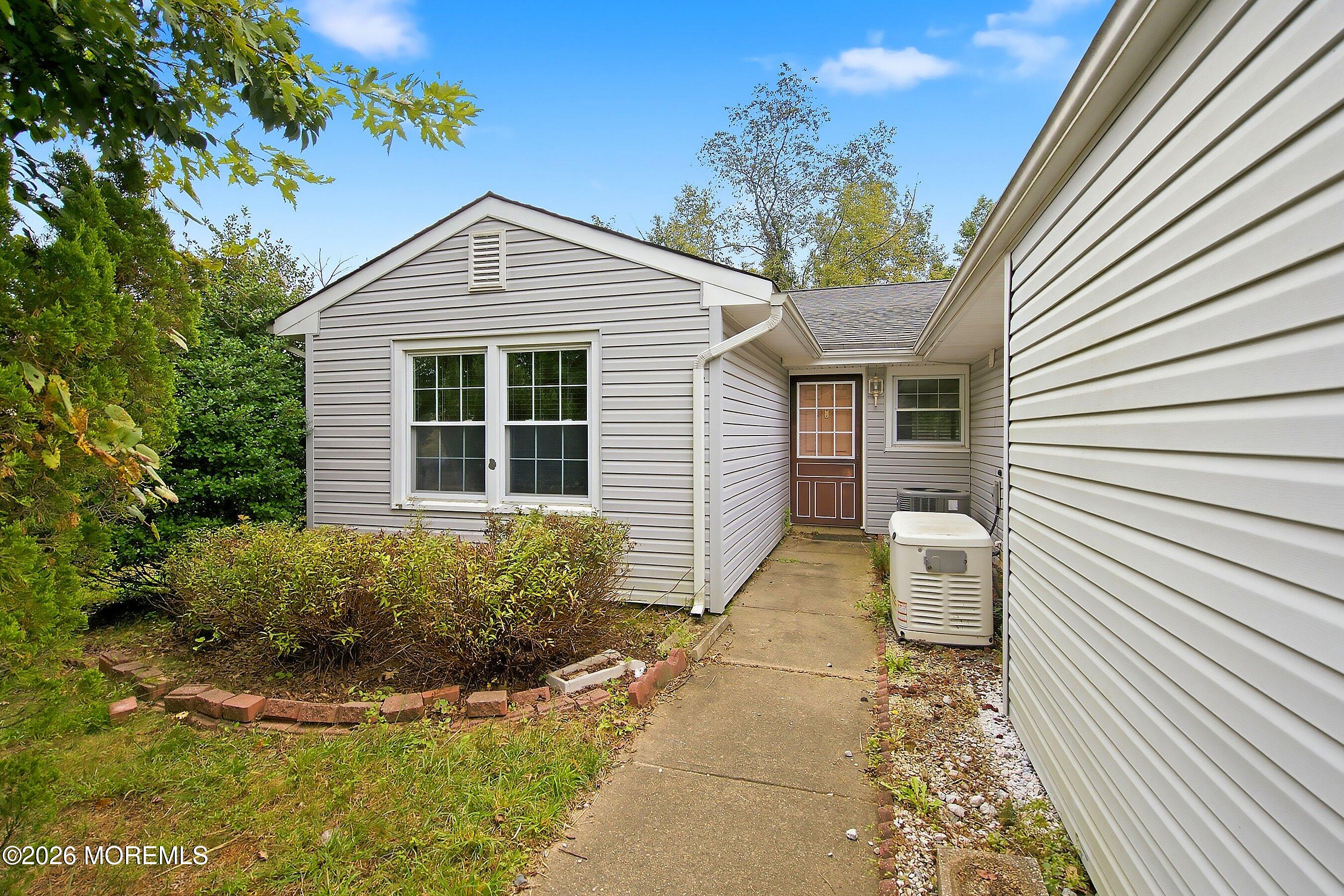 18 Scenic Drive — photo