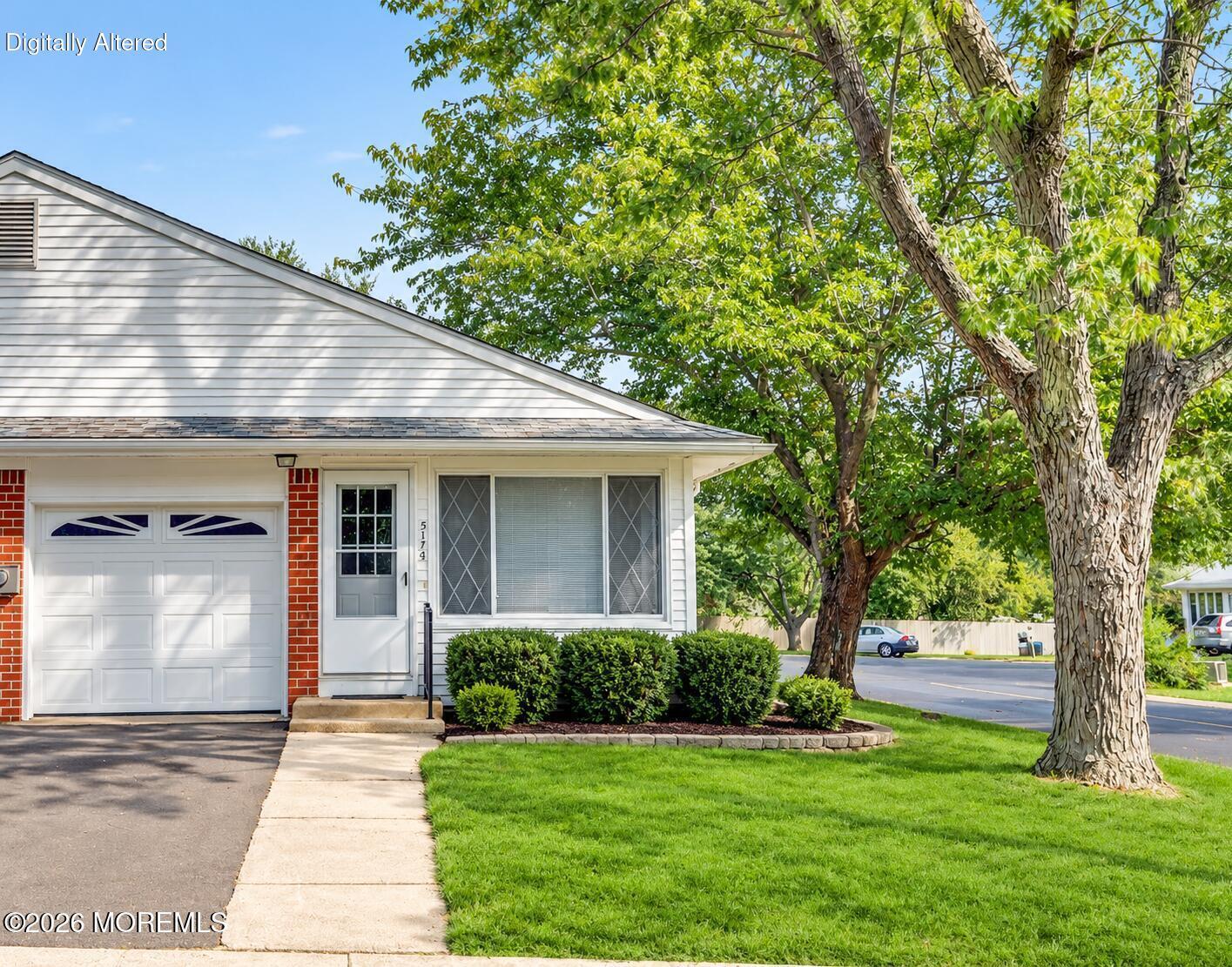 517 B Lilac Lane — photo