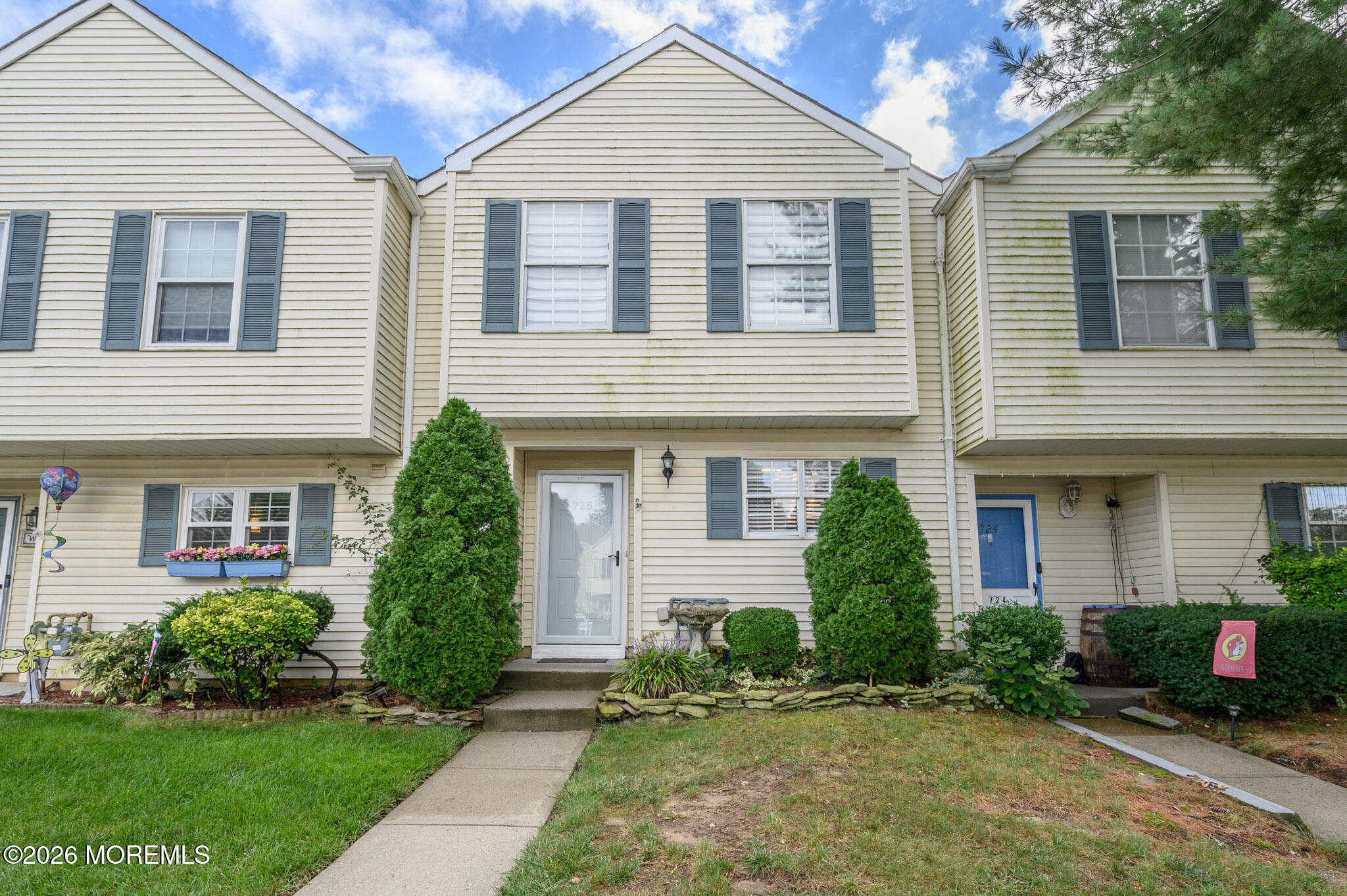 725 Darlington Drive — photo