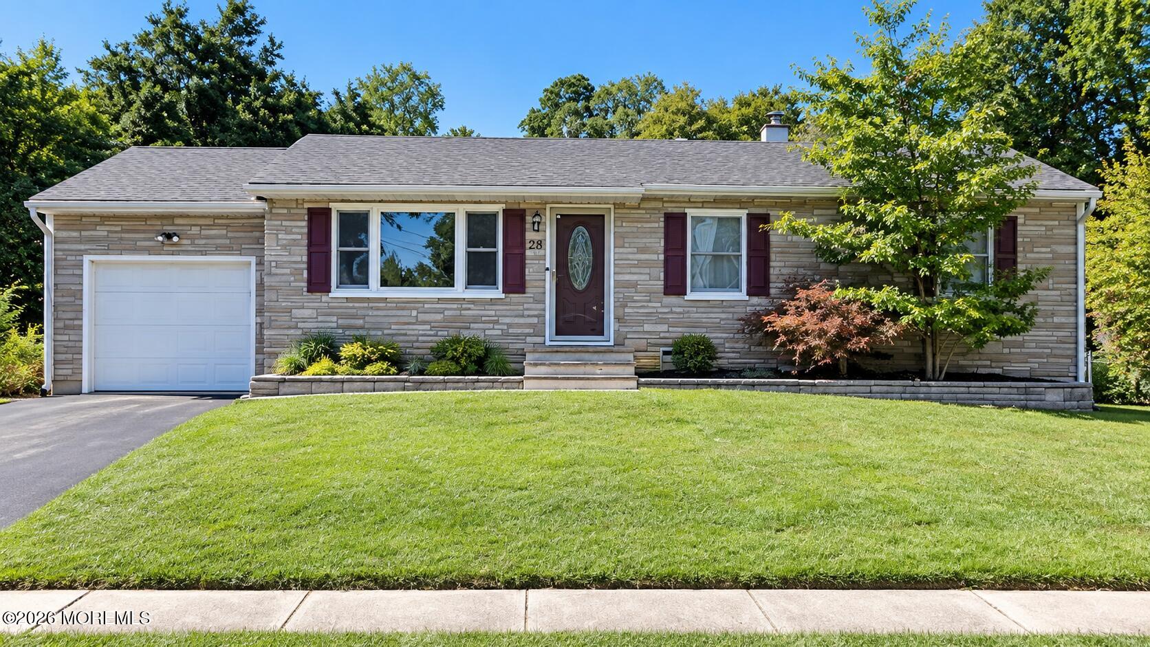 28 Woodside Drive — photo