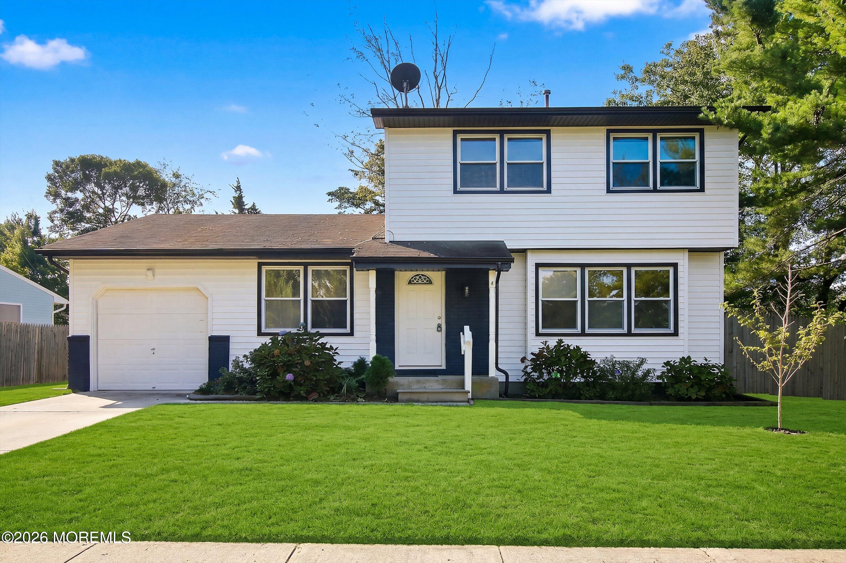 121 Lake Winnepesaukee Drive — photo