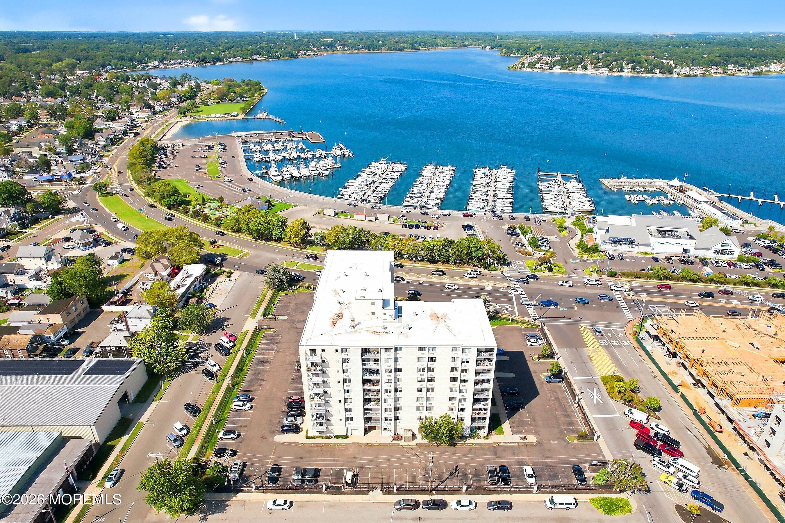 1000 River Road 6B — photo