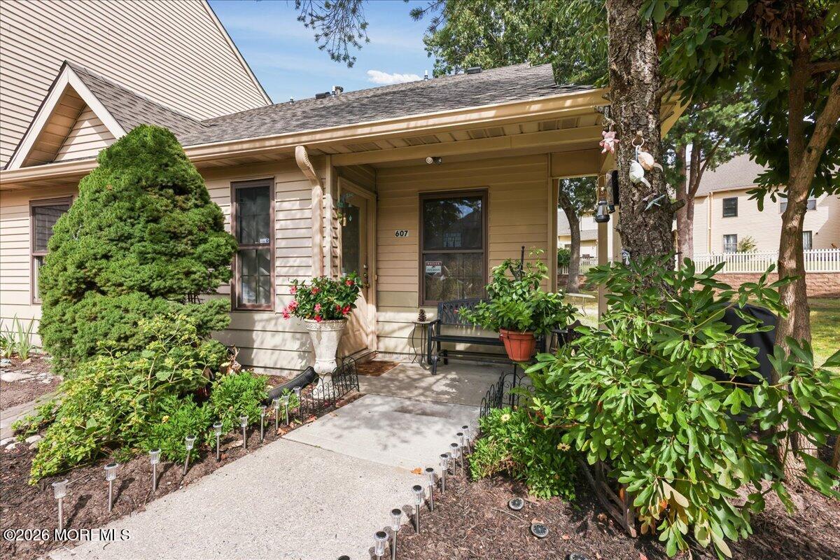 607 Bluebell Drive — photo