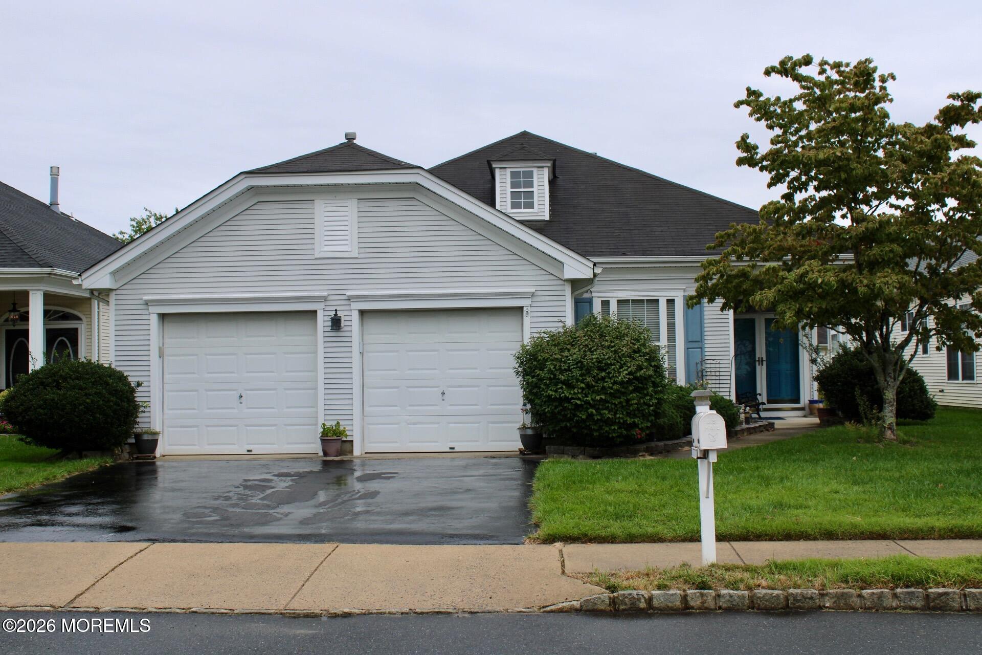 4 Summerlawn Drive — photo