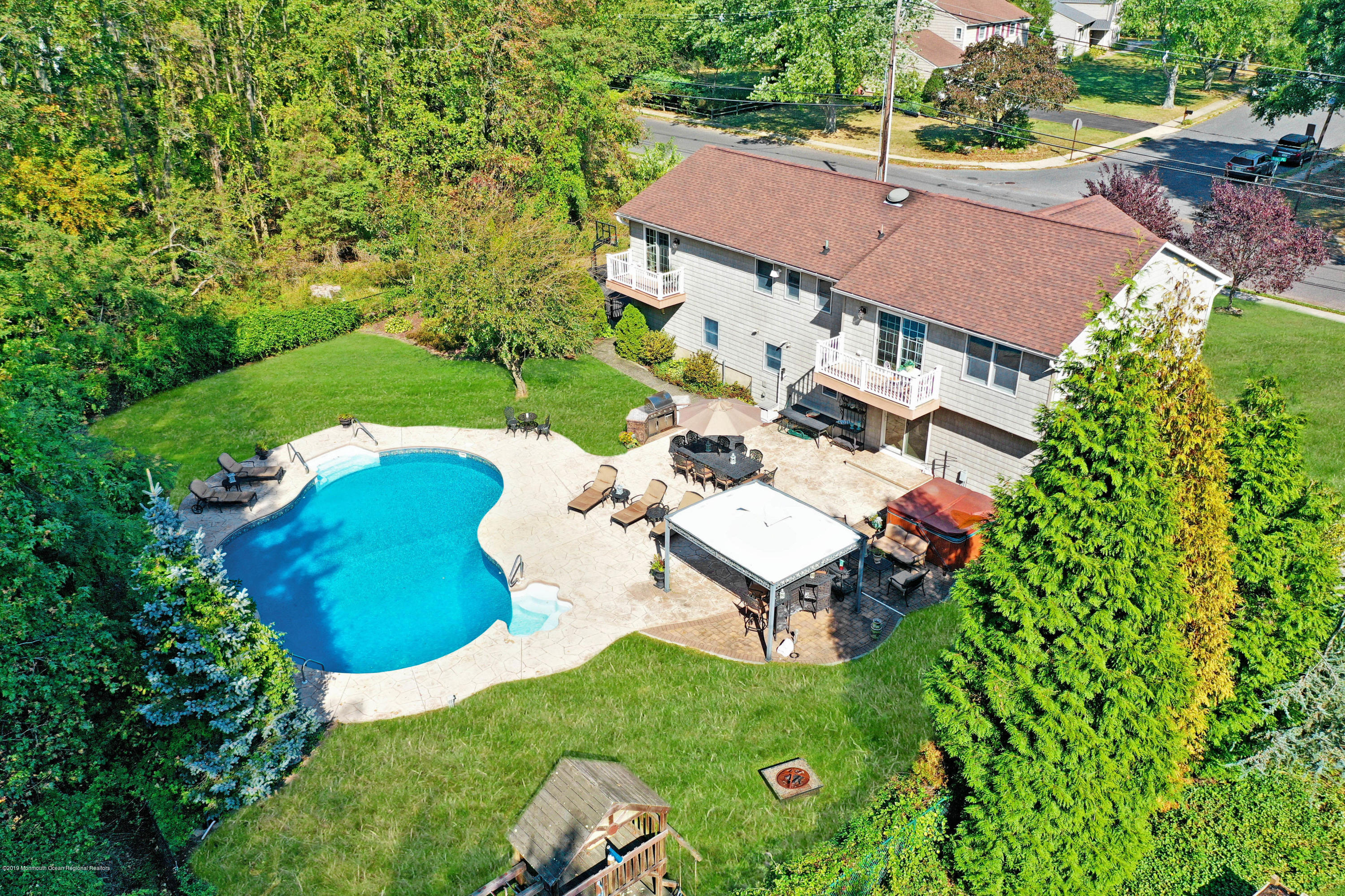 1409 Roller Road — photo