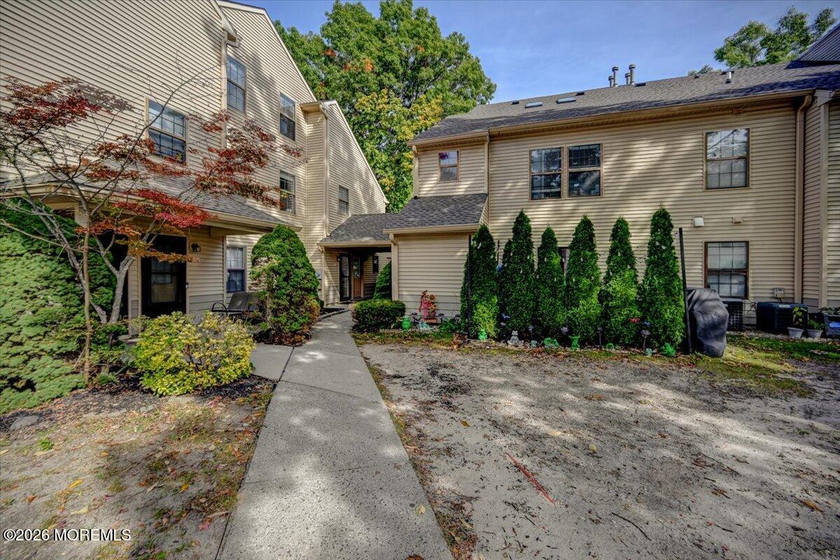 1304 Violet Lane — photo