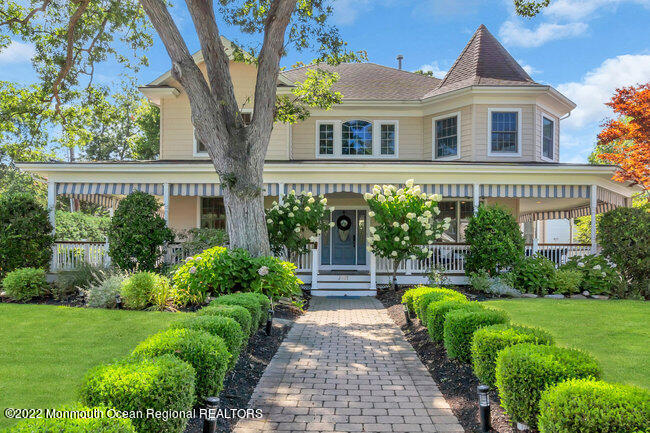 2107 3rd Avenue — photo