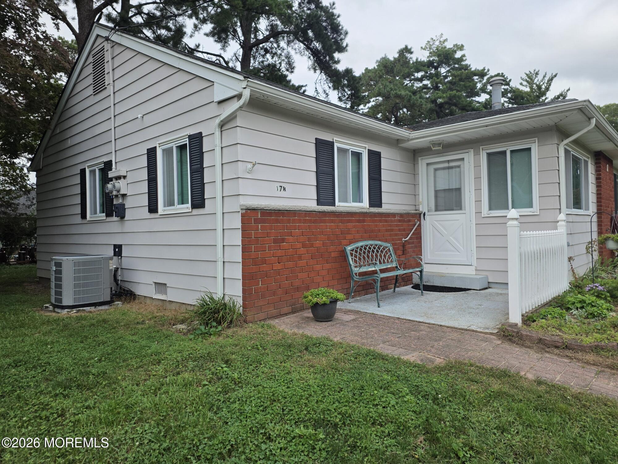 17 S Heron Street B — photo