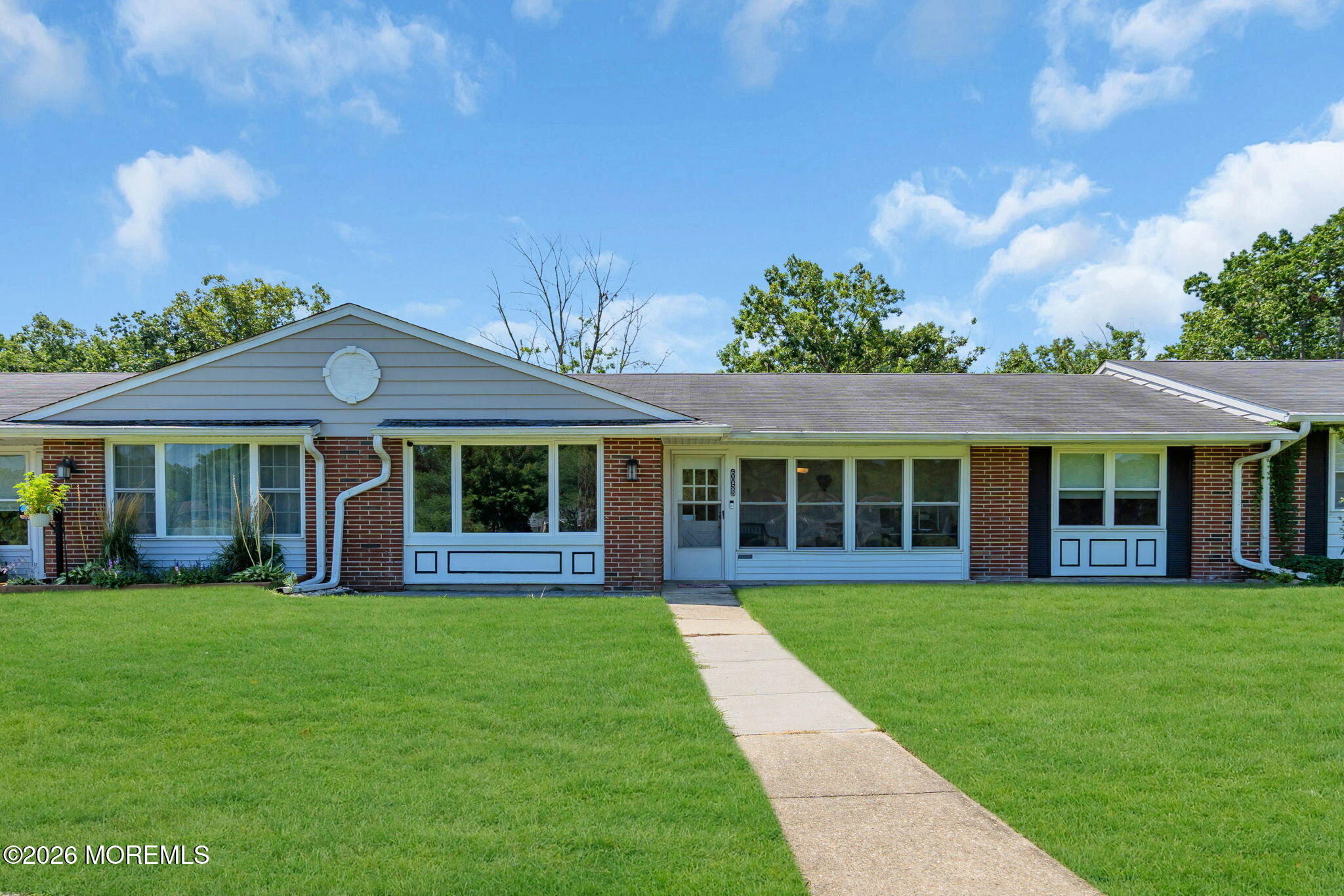 605B Lake Point Drive B — photo