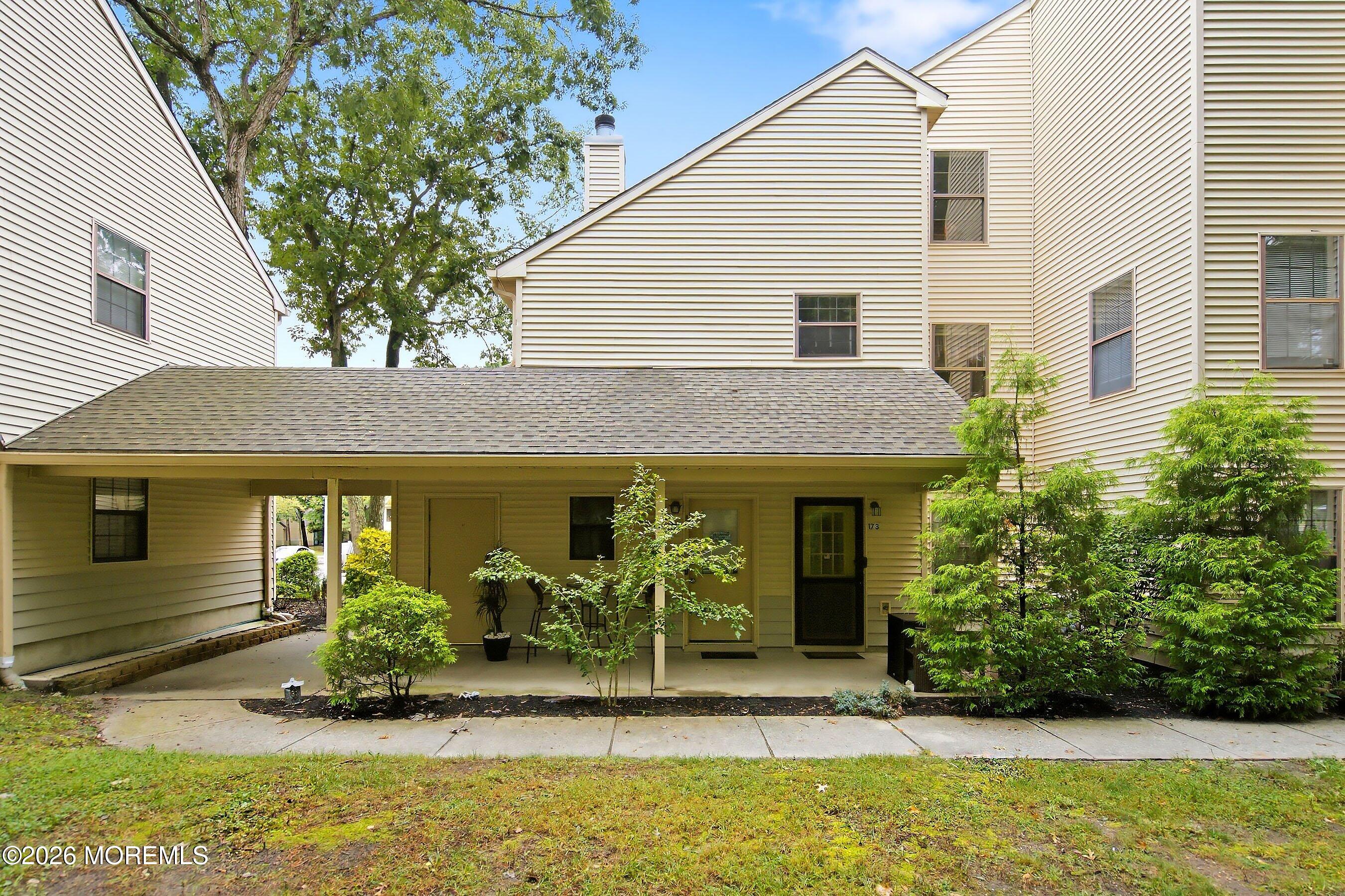 172 Lilac Court — photo