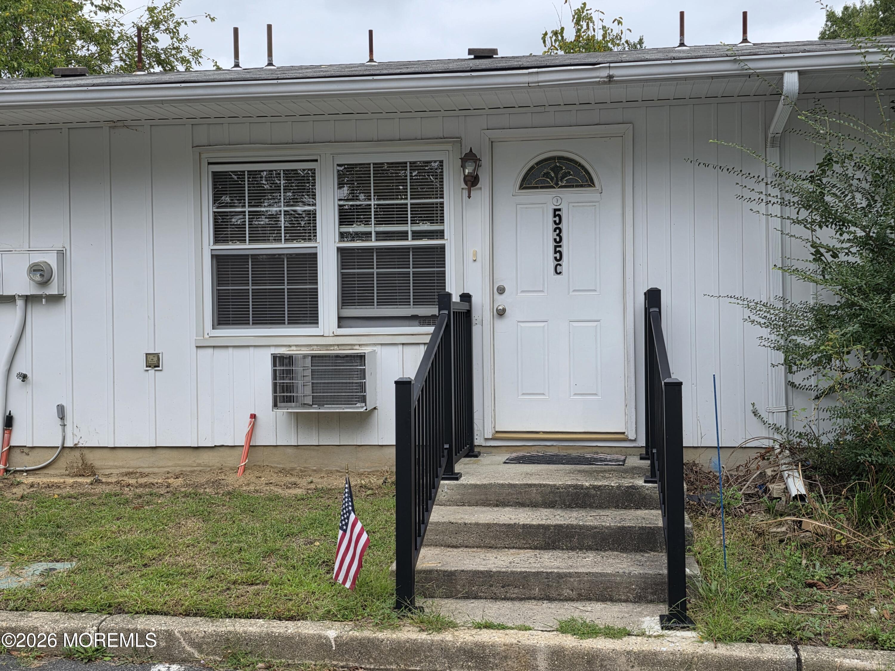 535 Dartmoor Court C — photo