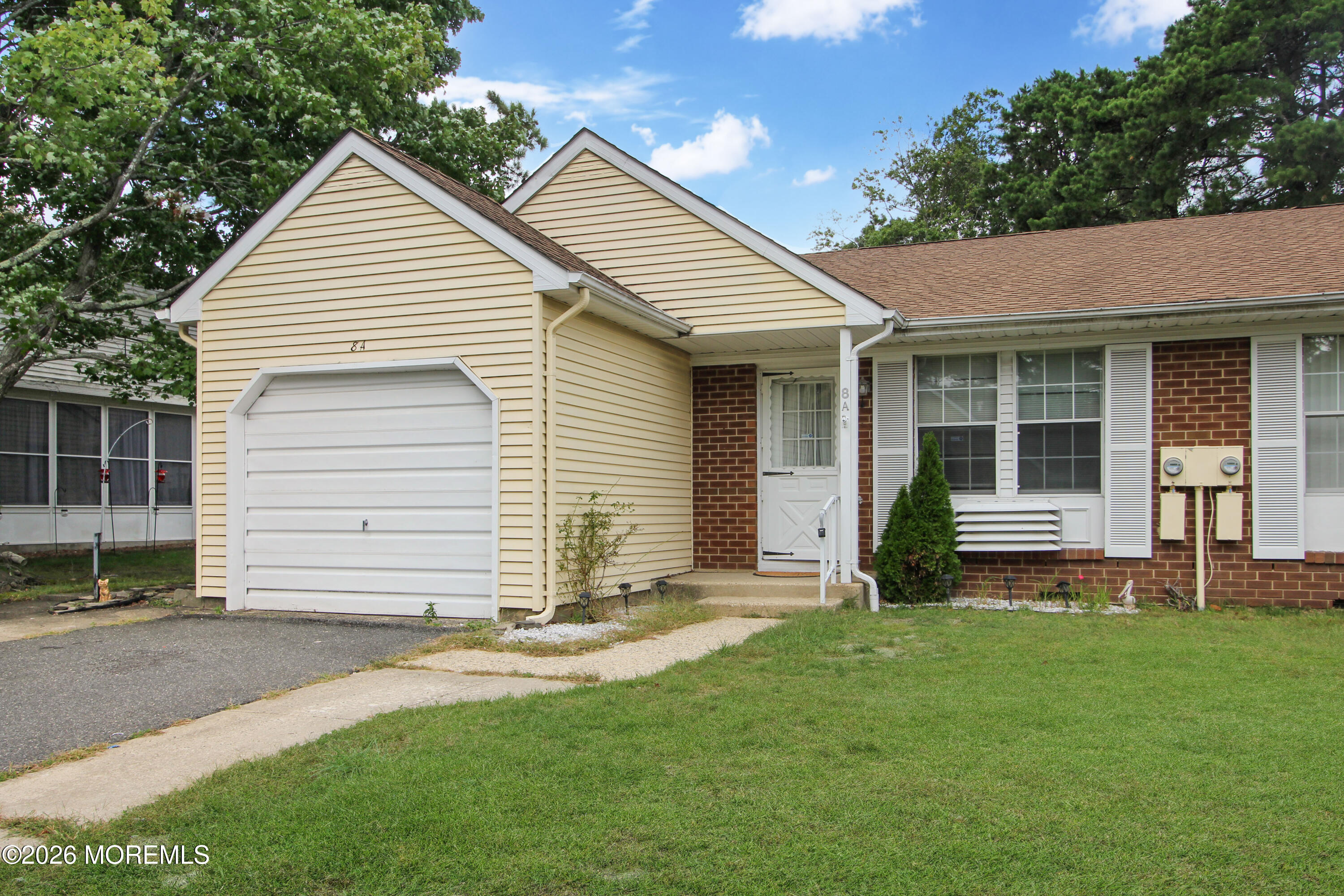 8A Quincy Drive — photo