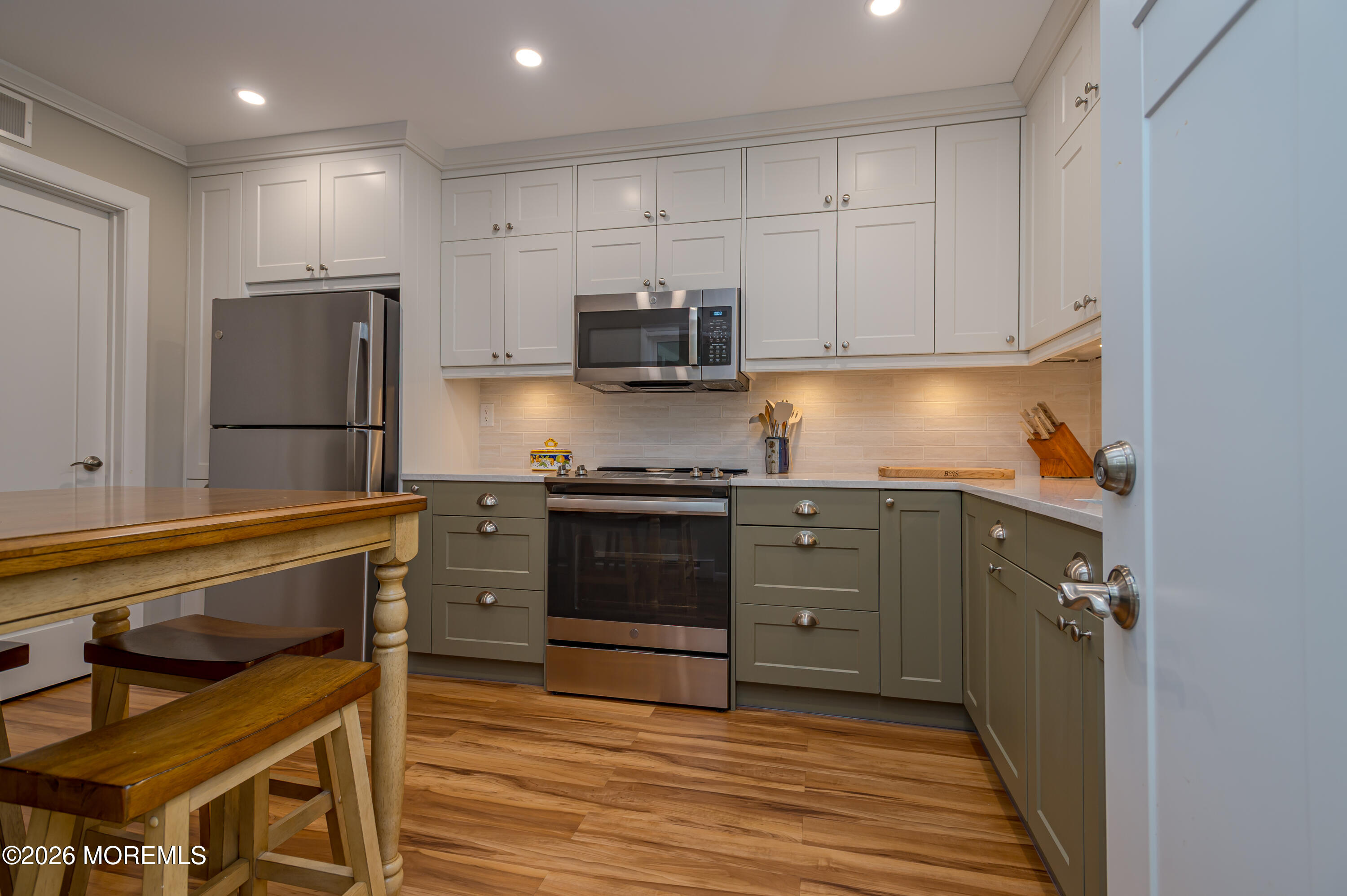 867 B Liverpool Circle — photo