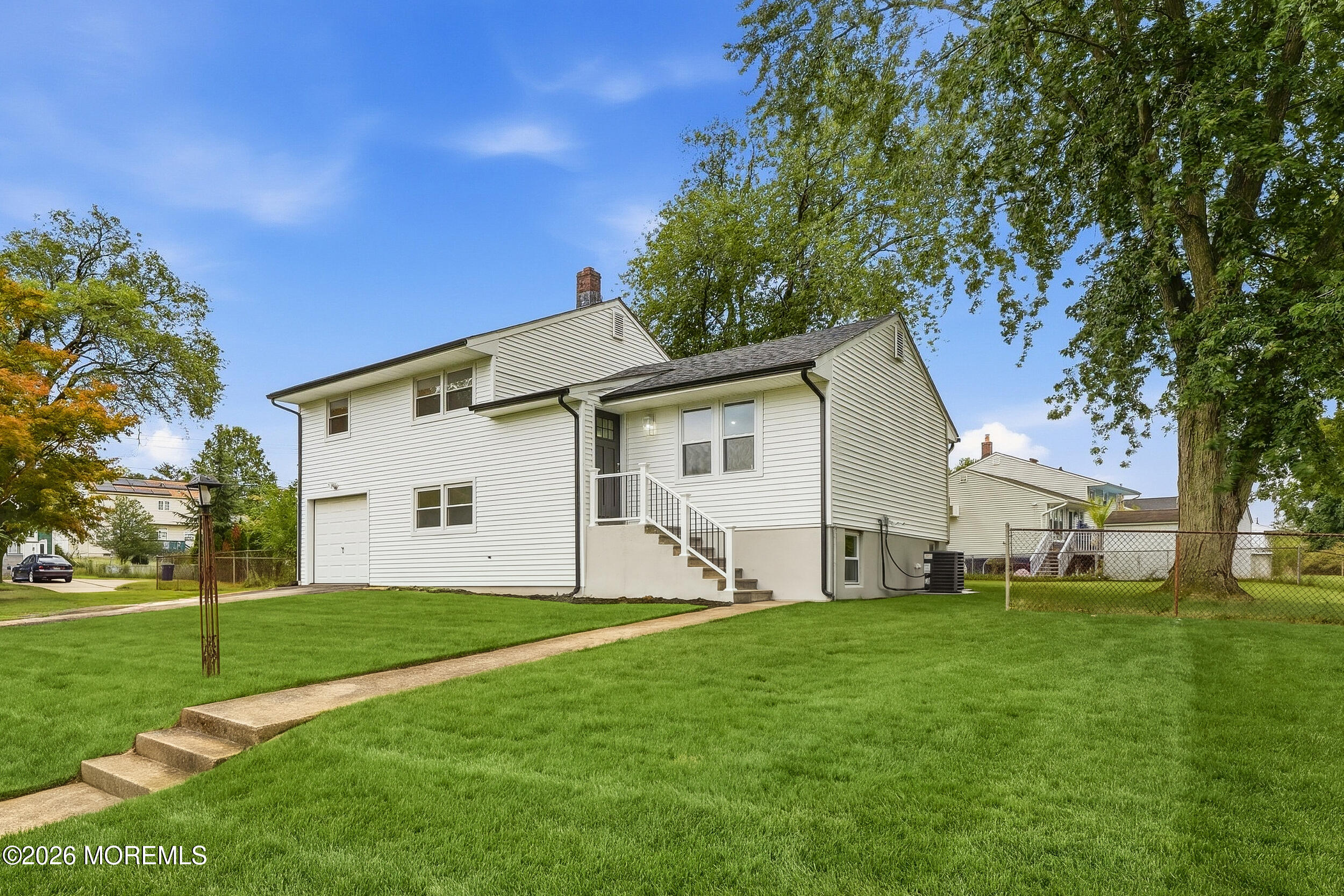 10 Hill Drive — photo