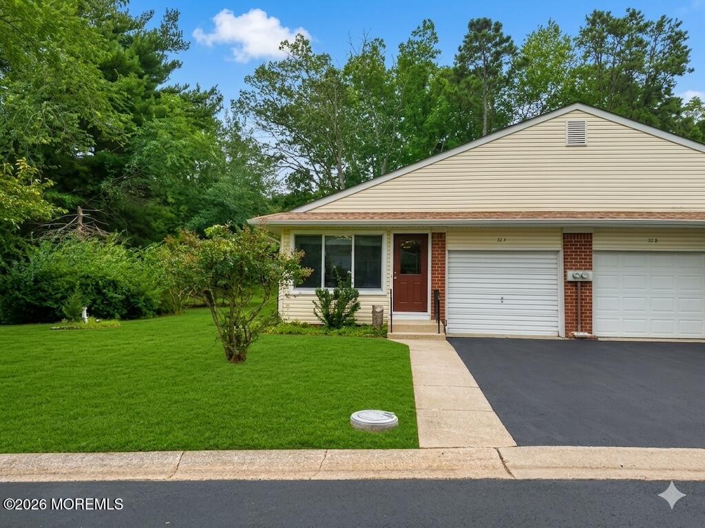 32 a Snowberry Lane a — photo