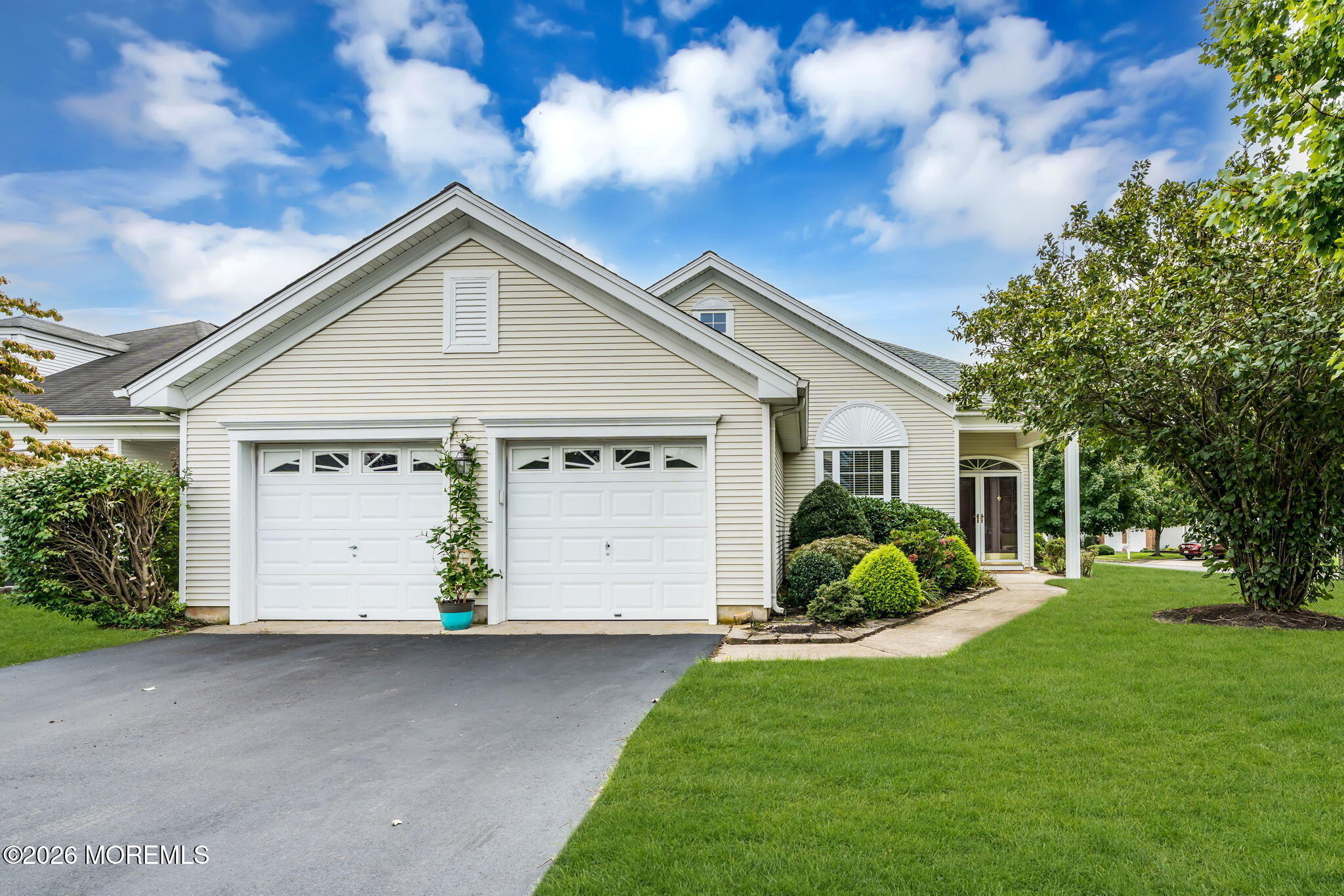 2 Summerlawn Drive — photo