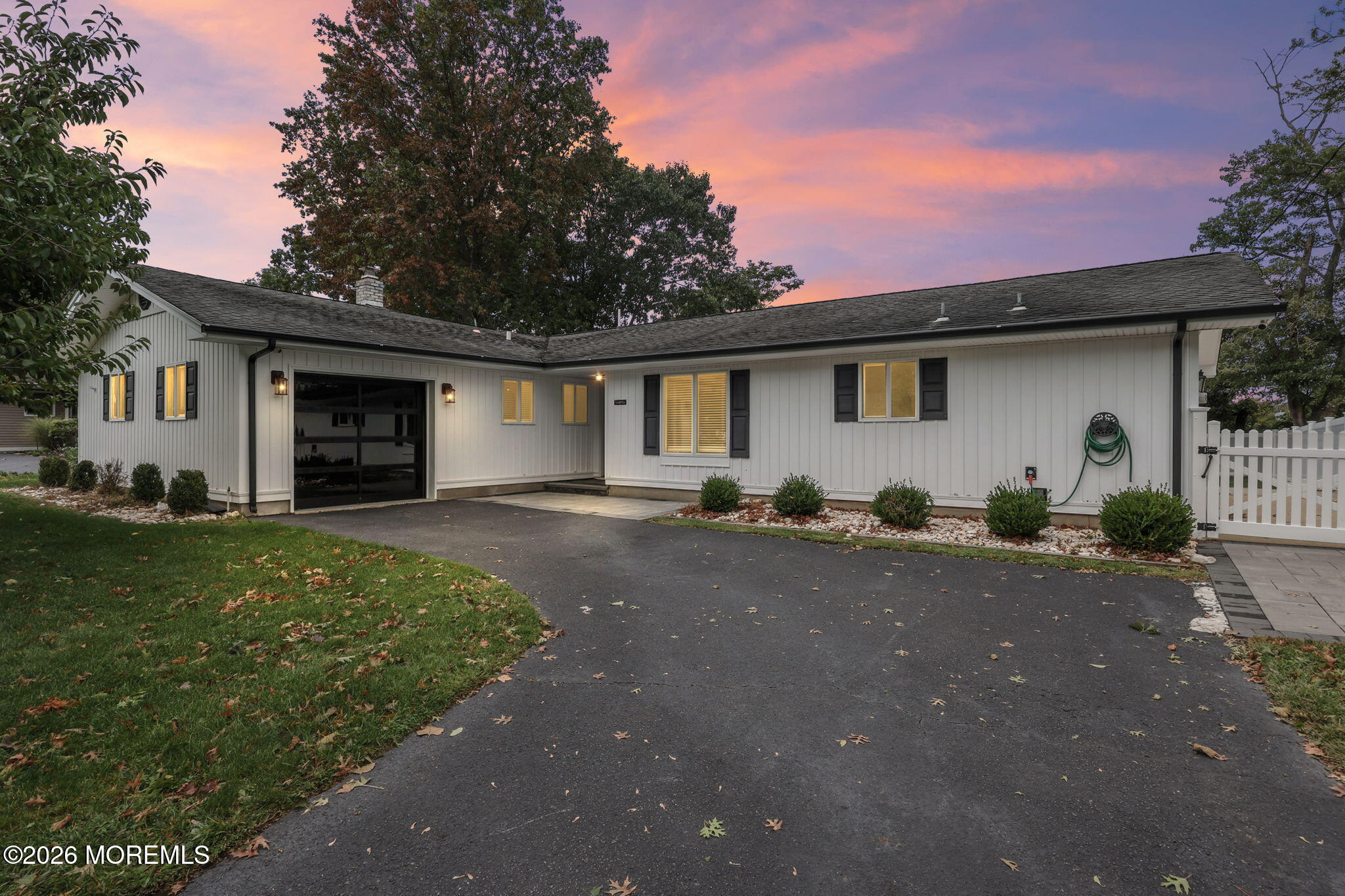 20 Middle Lane — photo