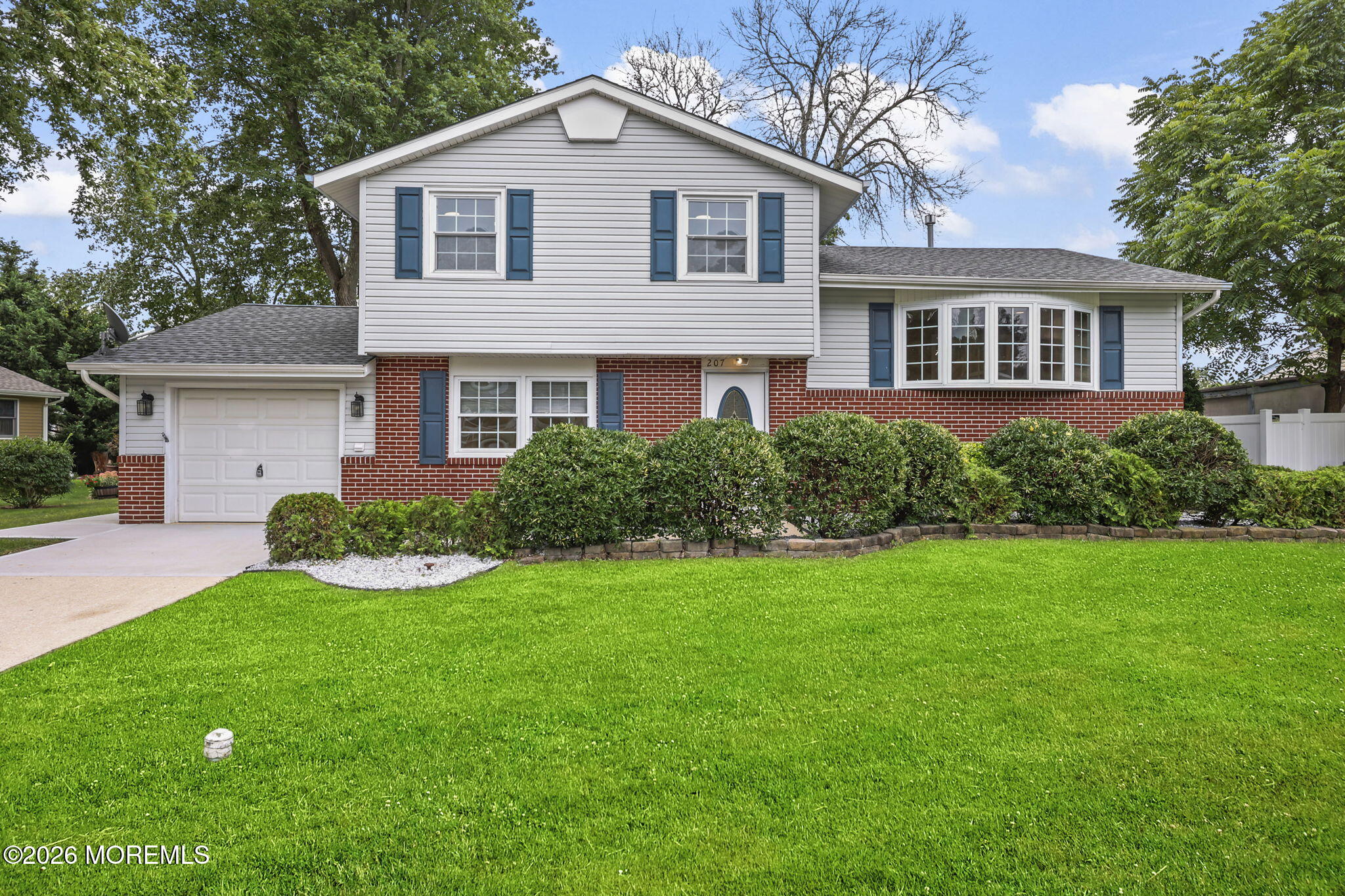 207 Lake Winnepesaukee Drive — photo