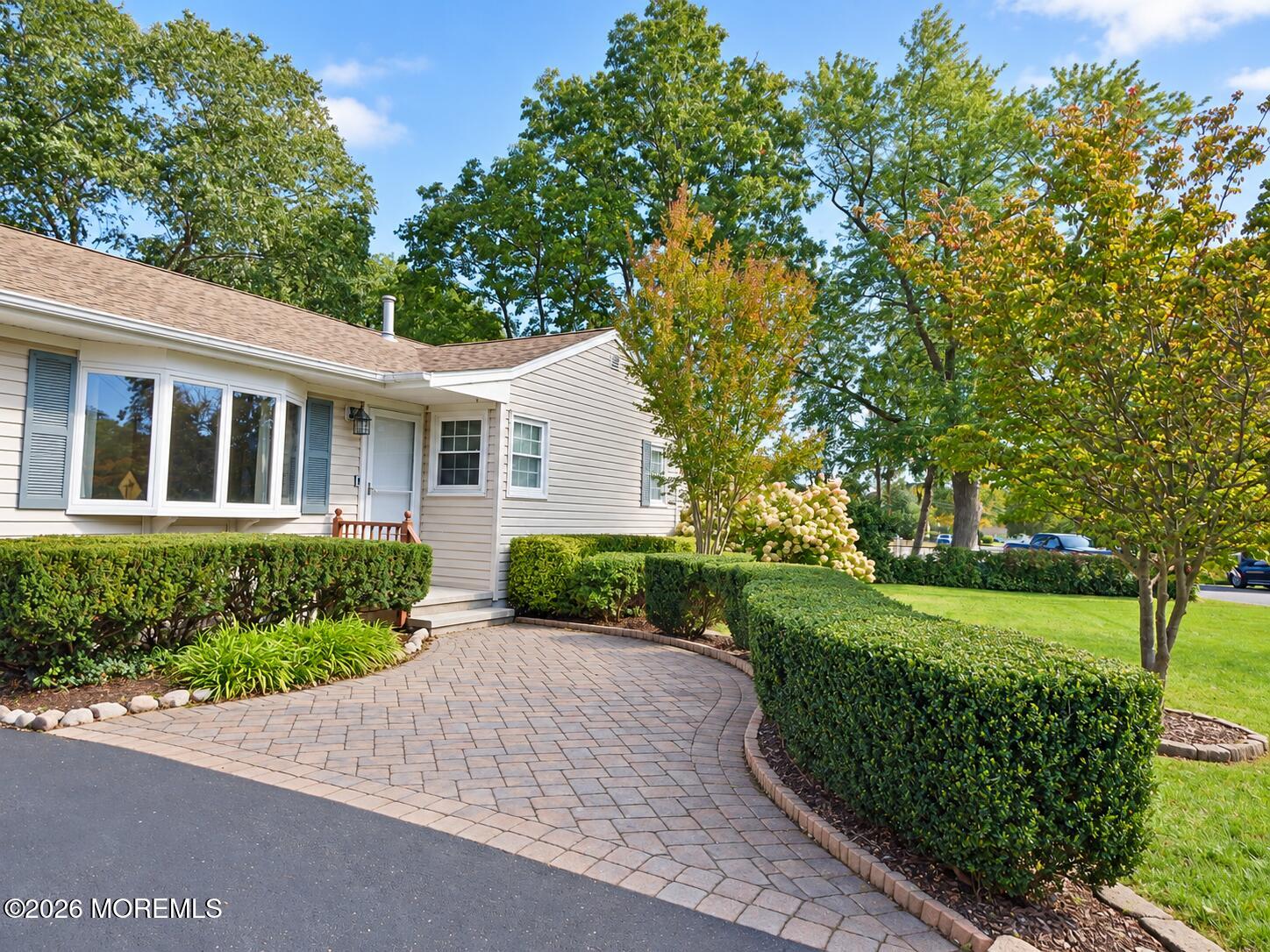 128 Mount Lane — photo